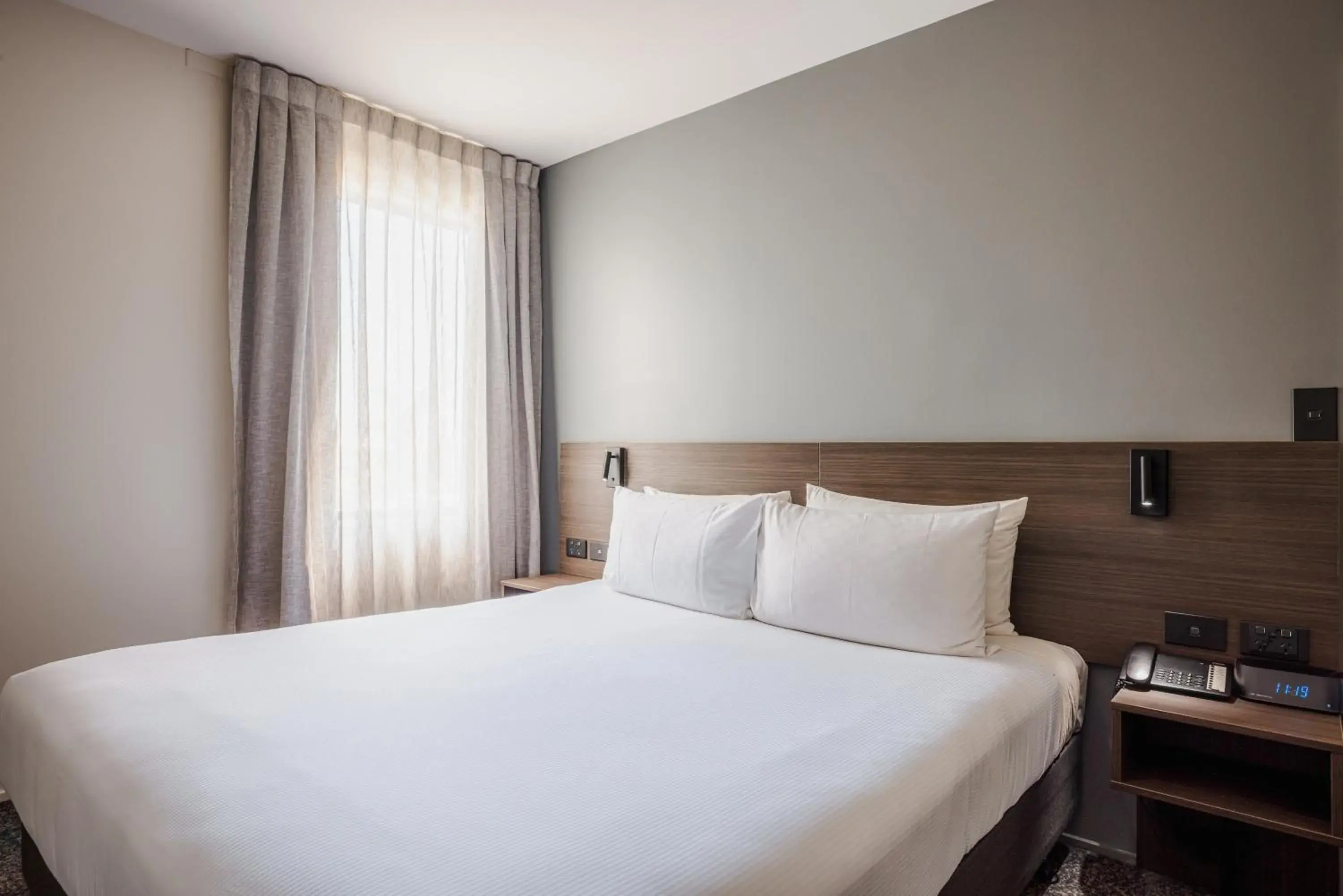 Bed in Heartland Hotel Auckland Airport Bed in Heartland Hotel Auckland Airport