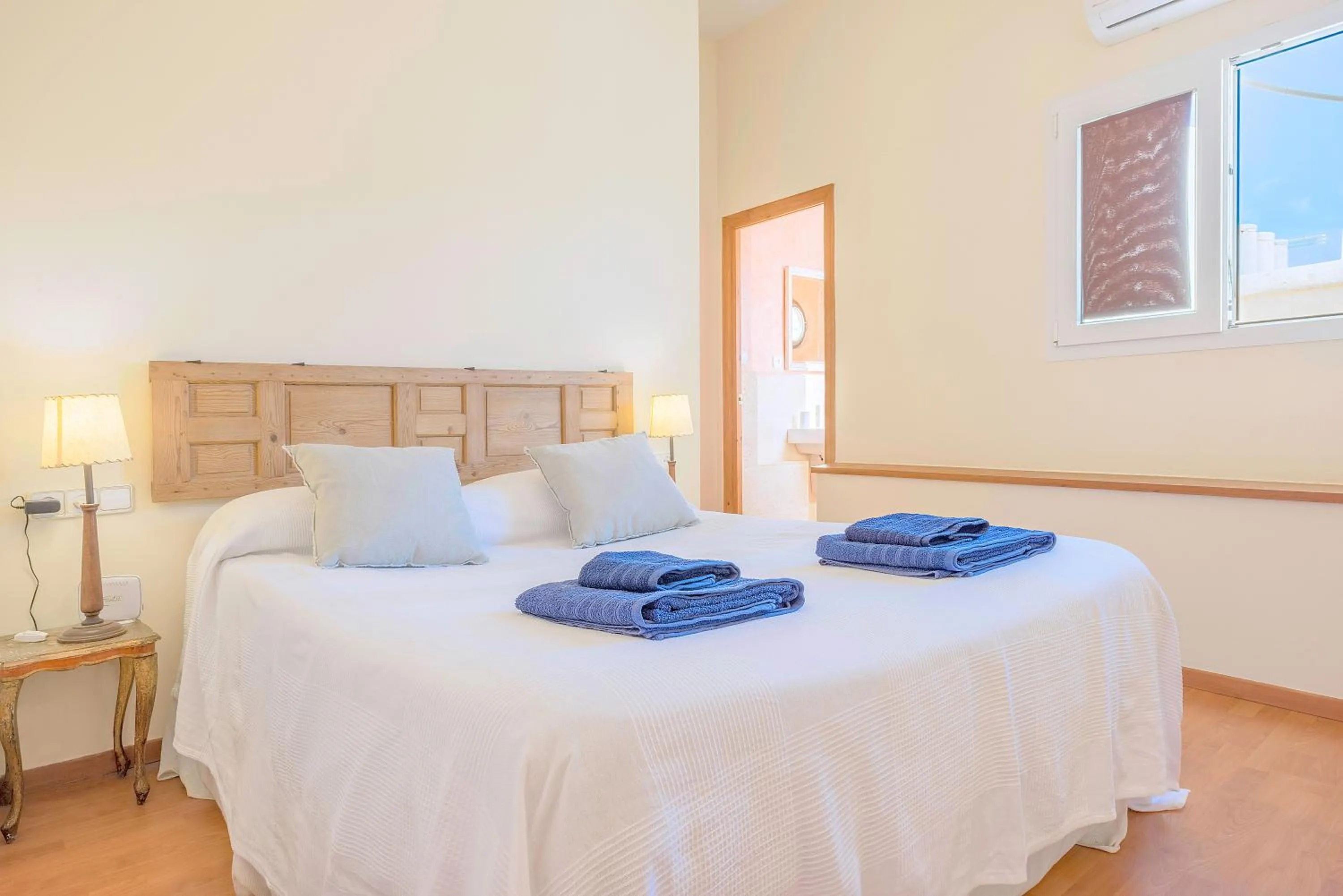 Living room, Bed in Ático en el centro con terraza