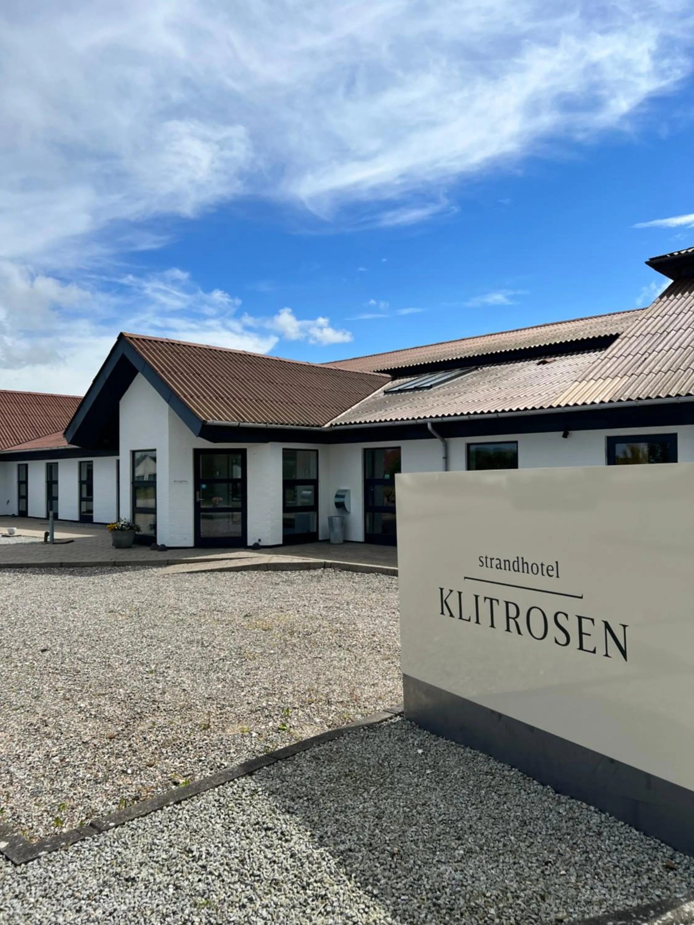 Property building in Strandhotel Klitrosen