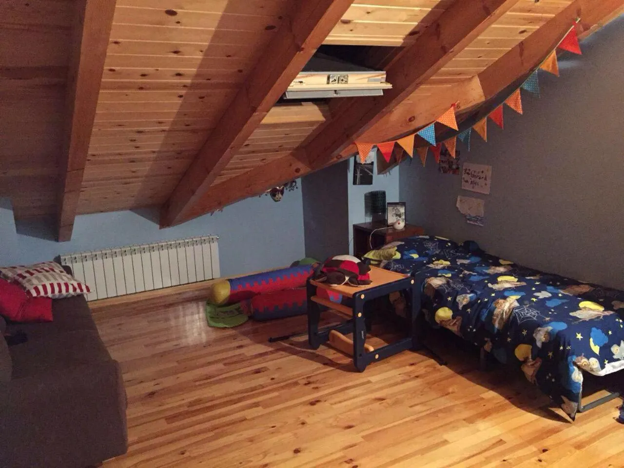 Bed in Dúplex en el centro de Alp