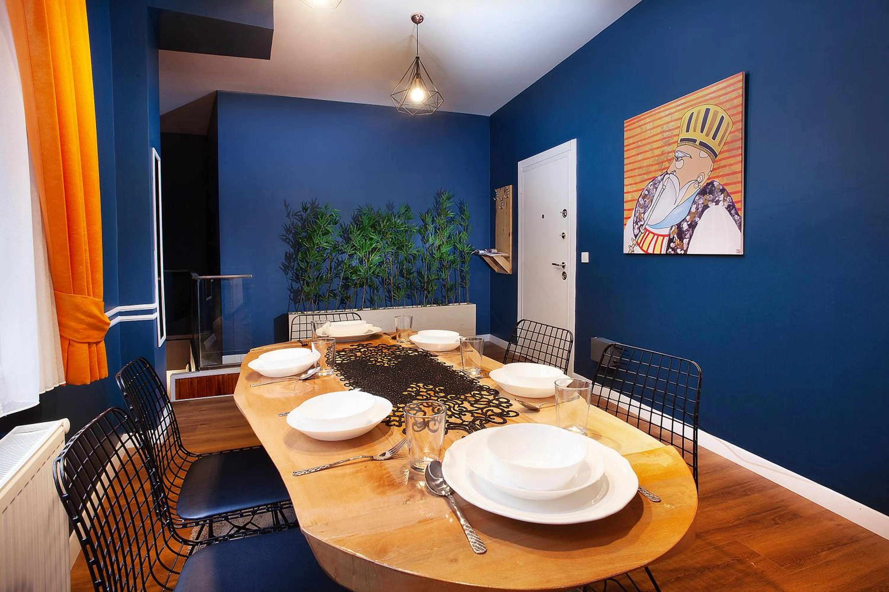 Dining area in Nisantasi Residence