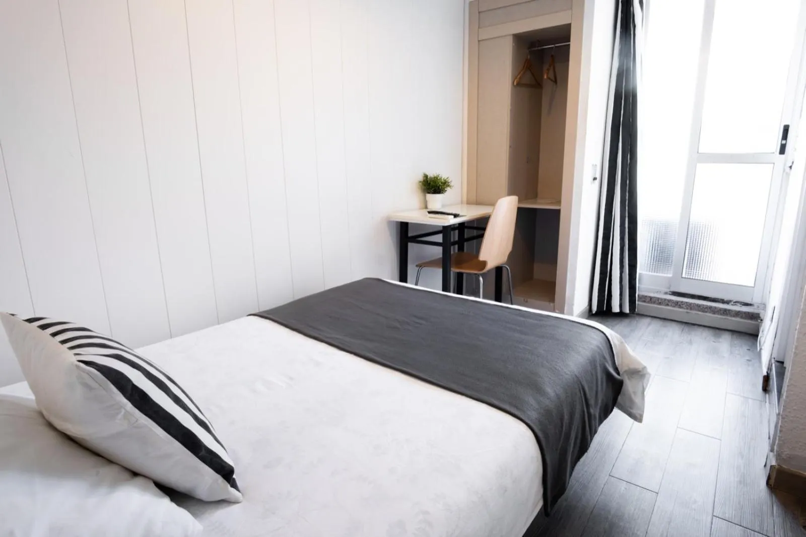 Bed in Hostal On Dormire Valencia