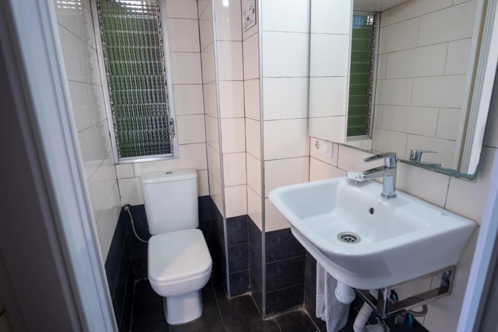 Bathroom in Hostal On Dormire Valencia