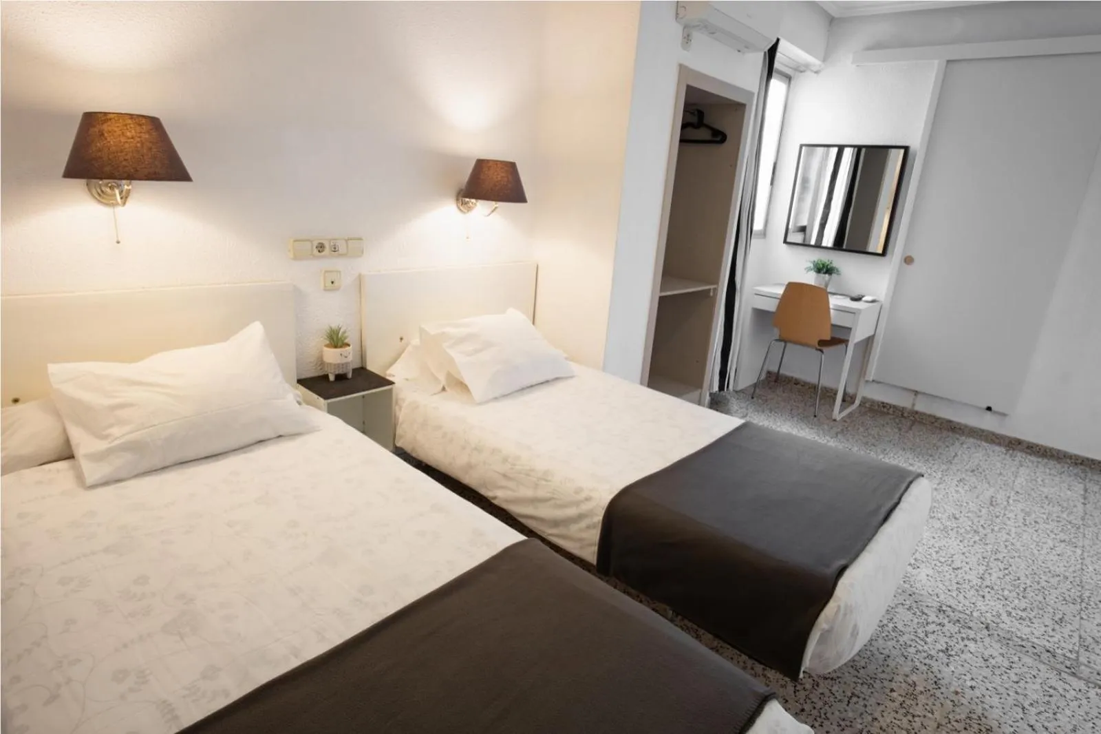 Bed in Hostal On Dormire Valencia