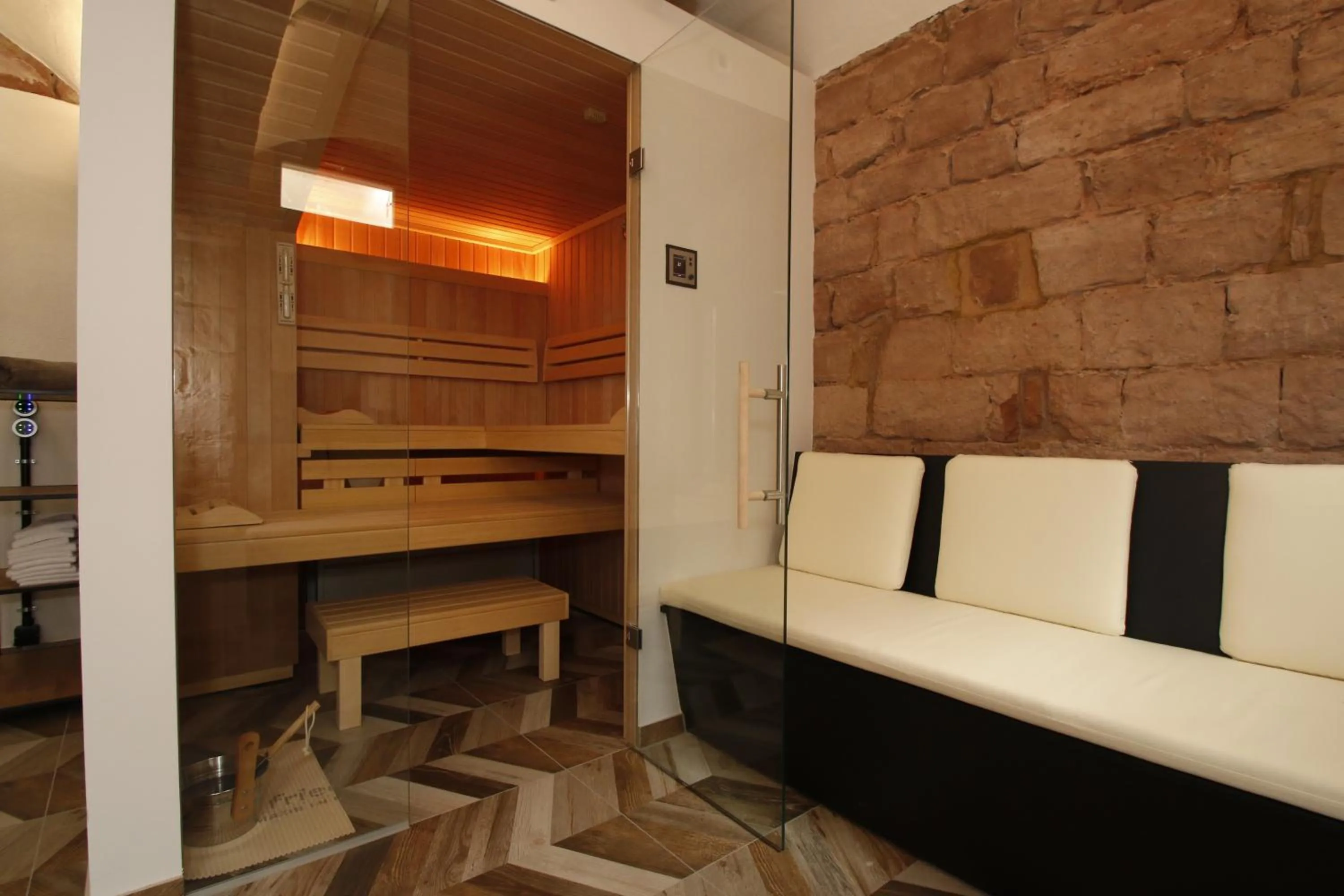 Sauna in Amelie No 1 Hotel & Appartements