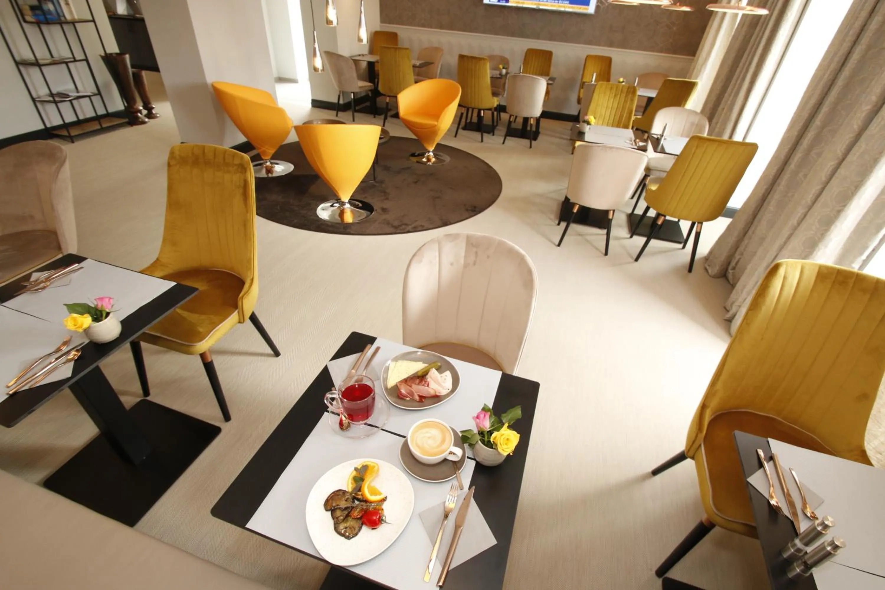 Restaurant/places to eat in Amelie No 1 Hotel & Appartements