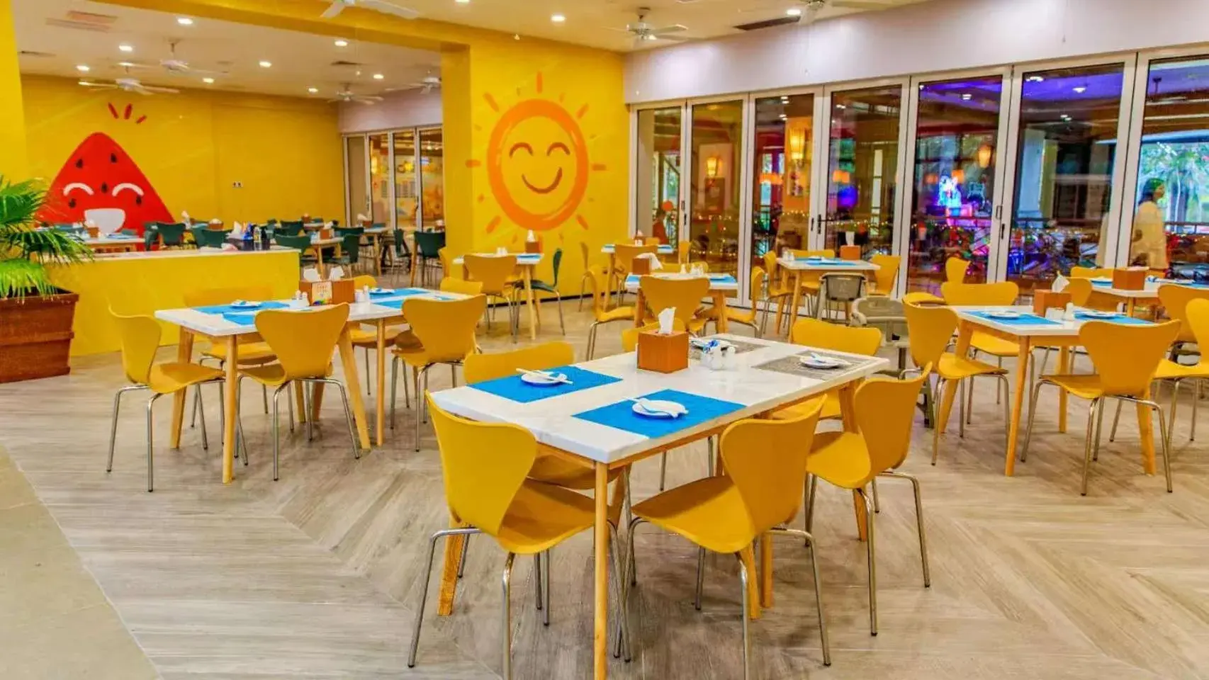 Breakfast in Horizon Resort & Spa Yalong Bay-Yalong Bay Central Breakfast in Horizon Resort & Spa Yalong Bay-Yalong Bay Central