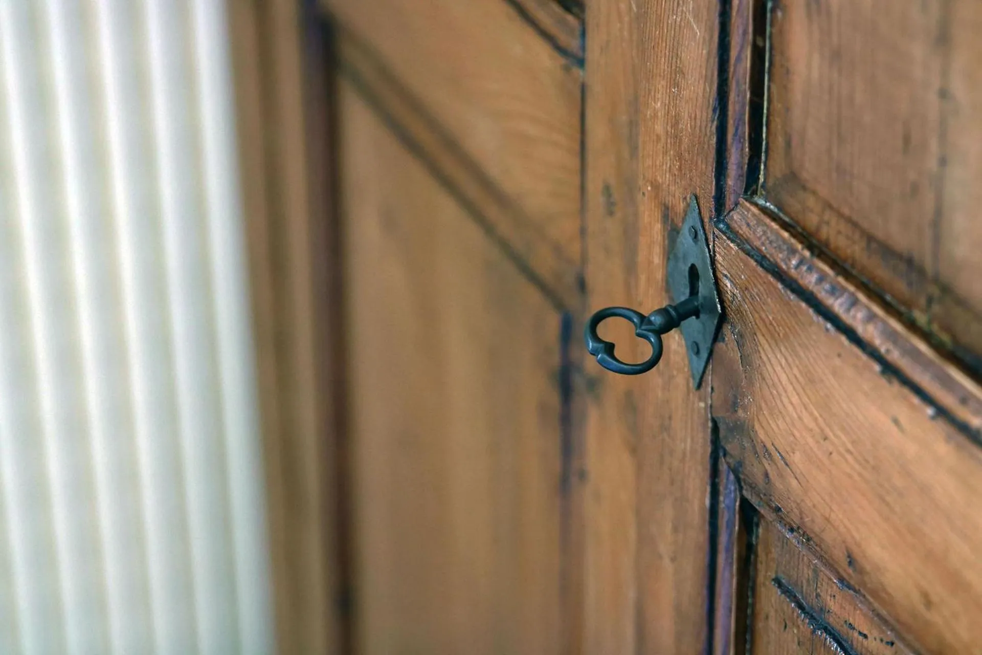 Decorative detail in Le Prieuré