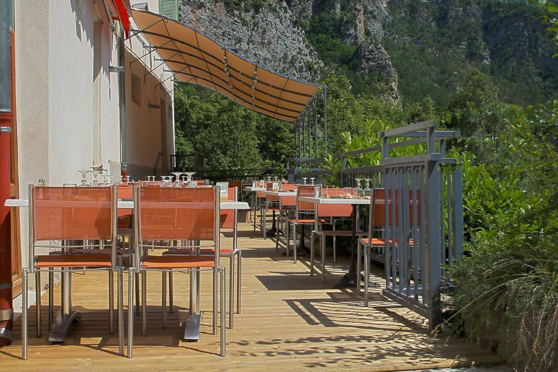 Restaurant/places to eat in Le Prieuré