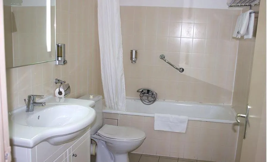 Toilet in Le Prieuré