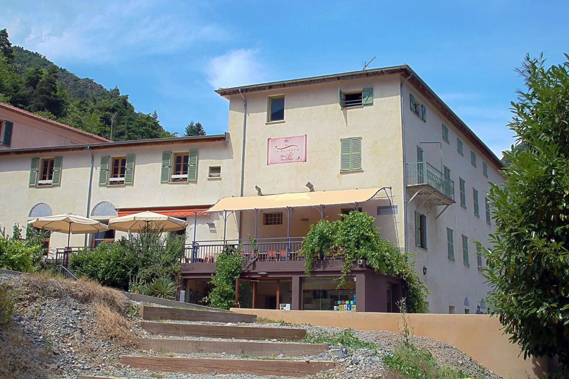 Property building in Le Prieuré