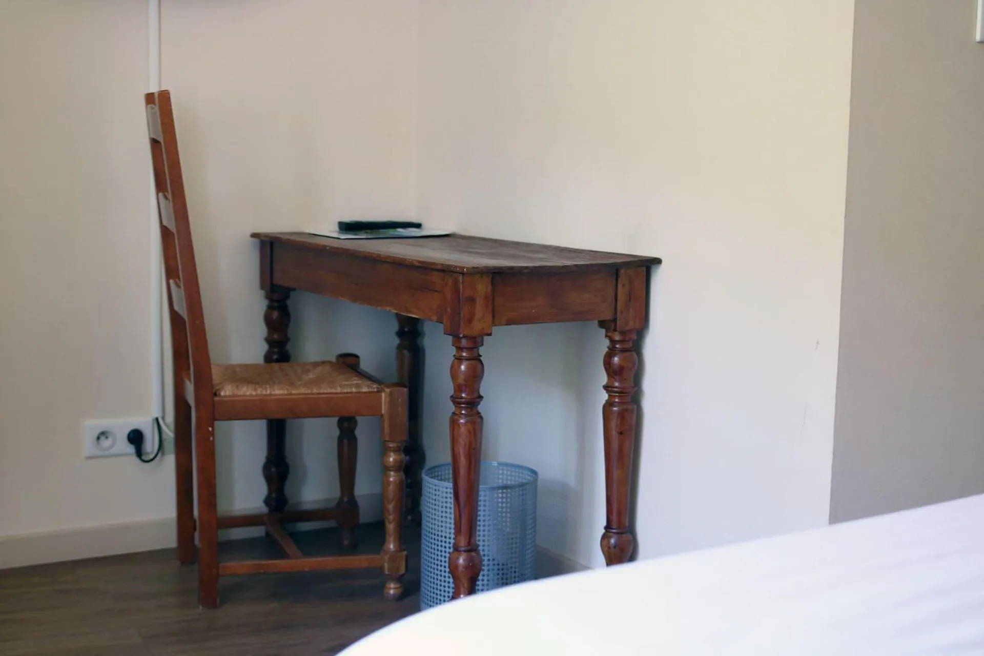 Decorative detail, Bed in Le Prieuré