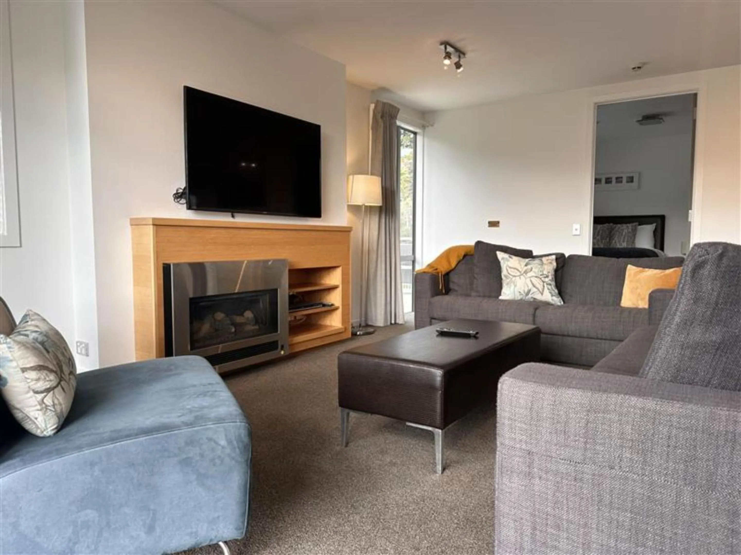 TV and multimedia in Belvedere Apartments