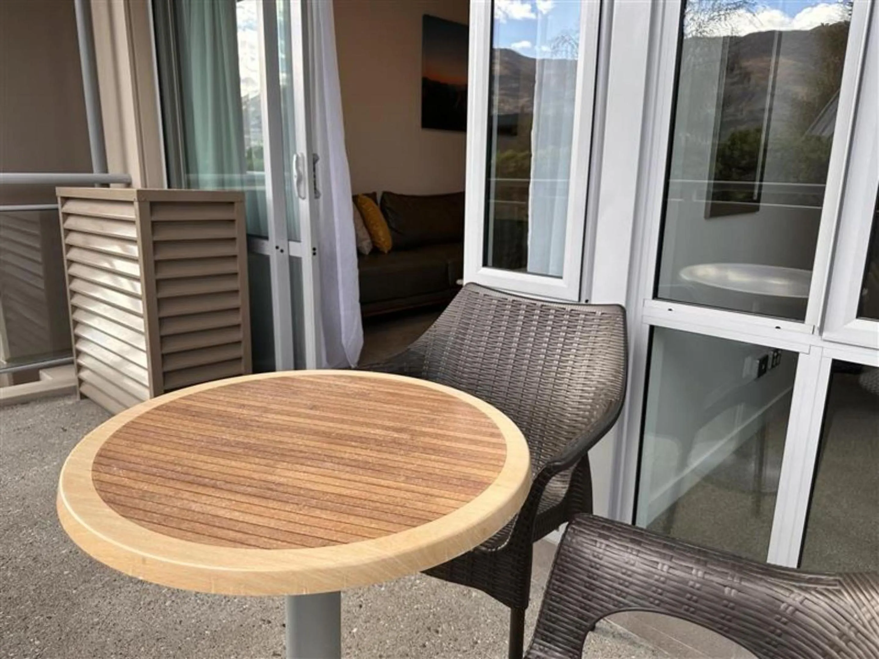 Seating area in Belvedere Apartments