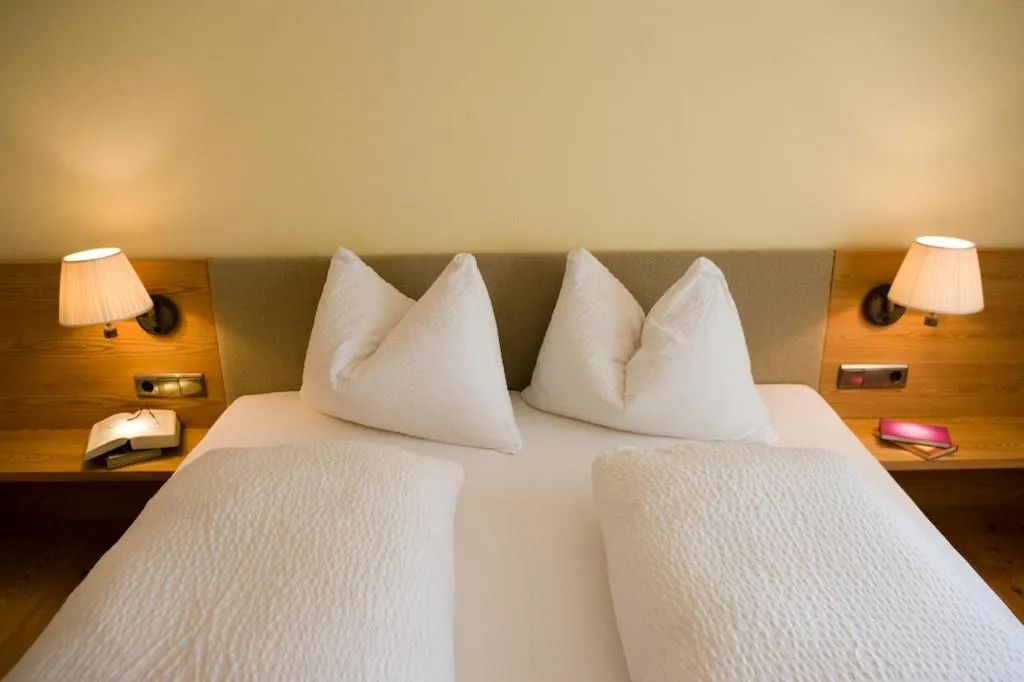 Bedroom in Residence Gustav Thoeni