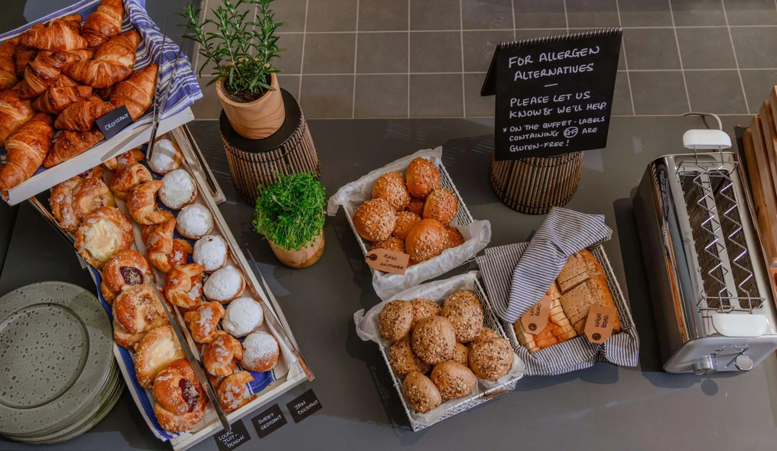 Food and drinks in Radisson Hotel & Apartments Gdansk