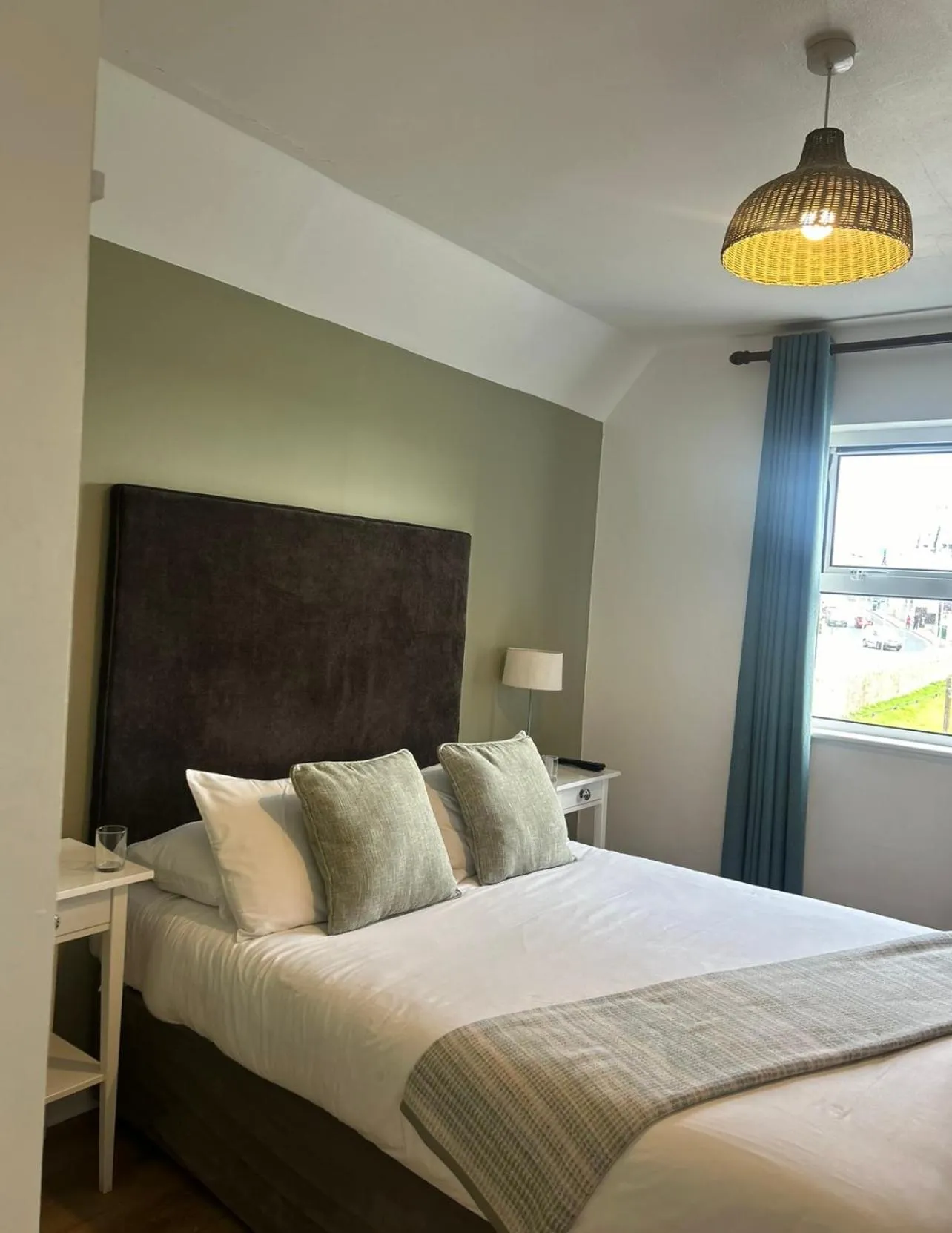 Bed in Maddens Bridge Bar & Guesthouse