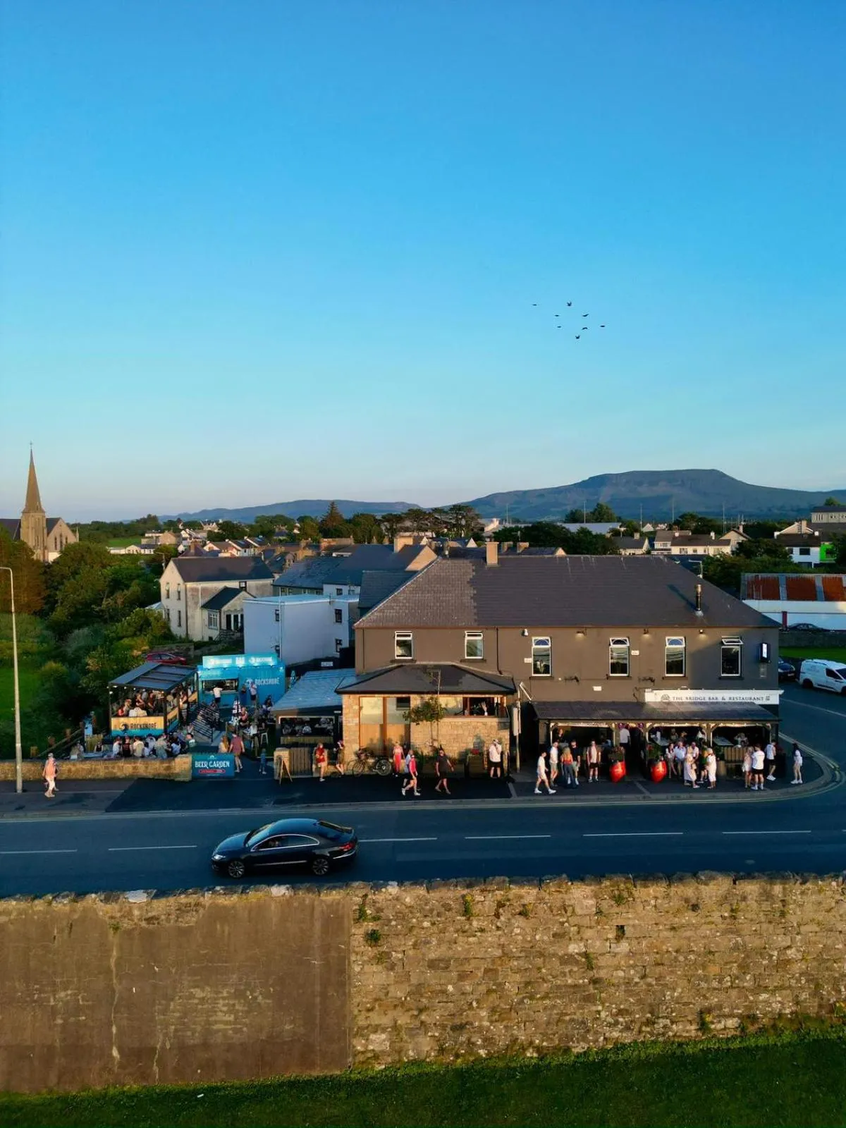 Maddens Bridge Bar & Guesthouse