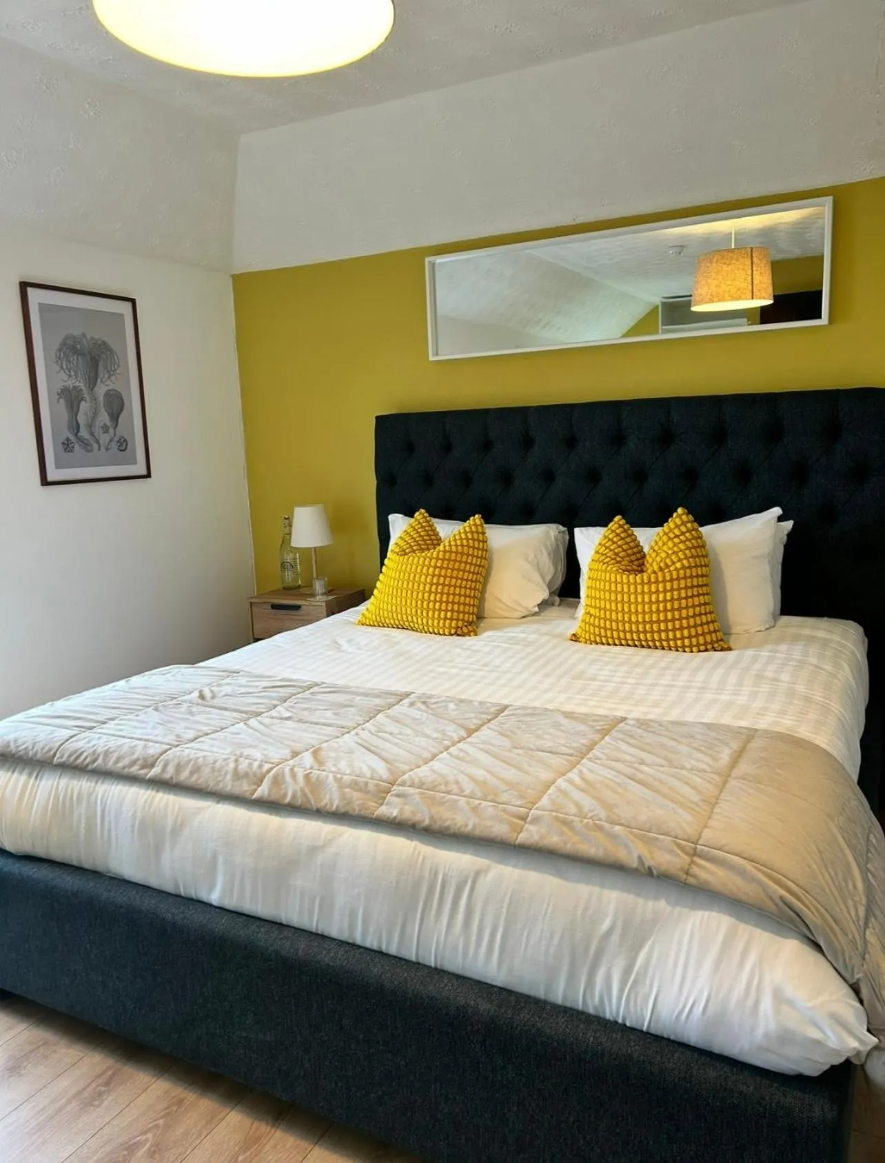 Bed in Maddens Bridge Bar & Guesthouse