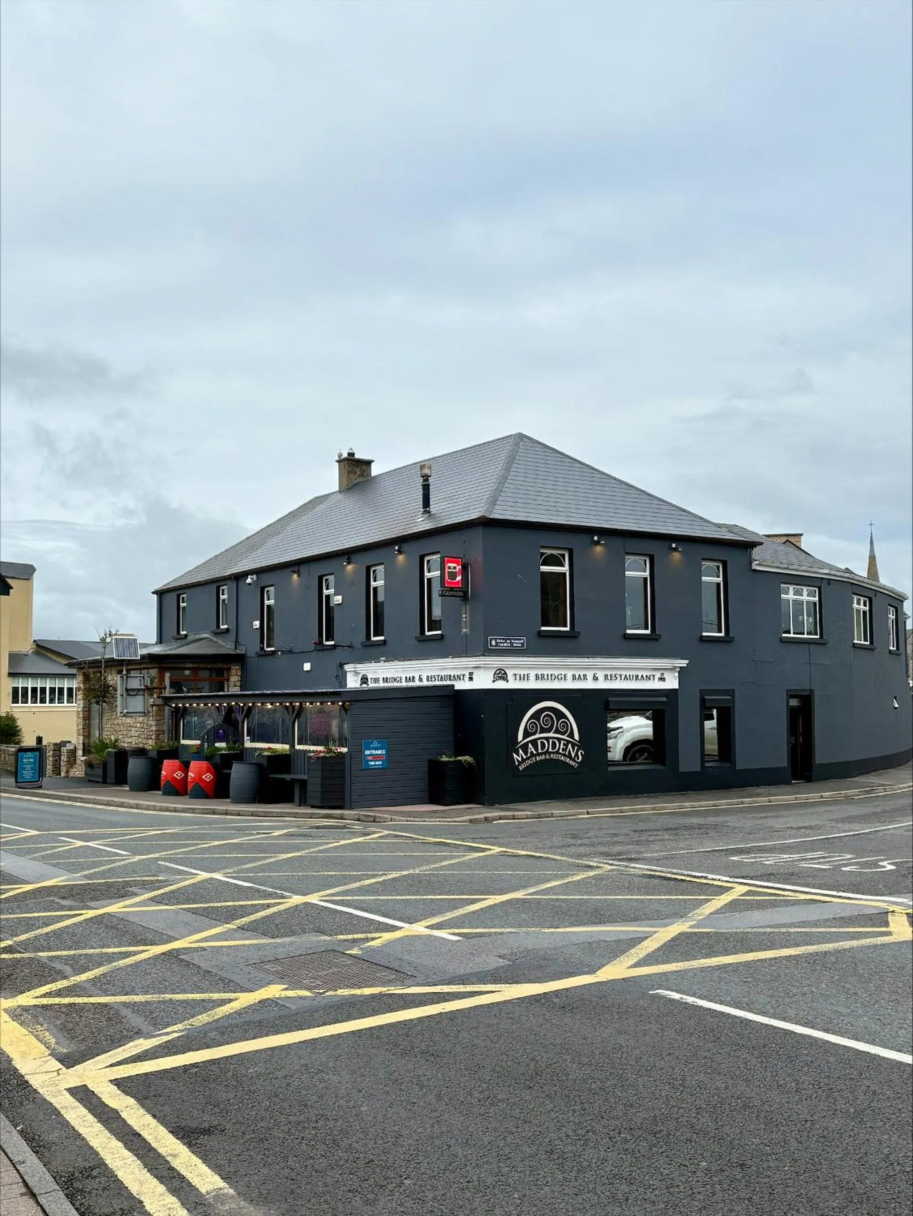 Maddens Bridge Bar & Guesthouse