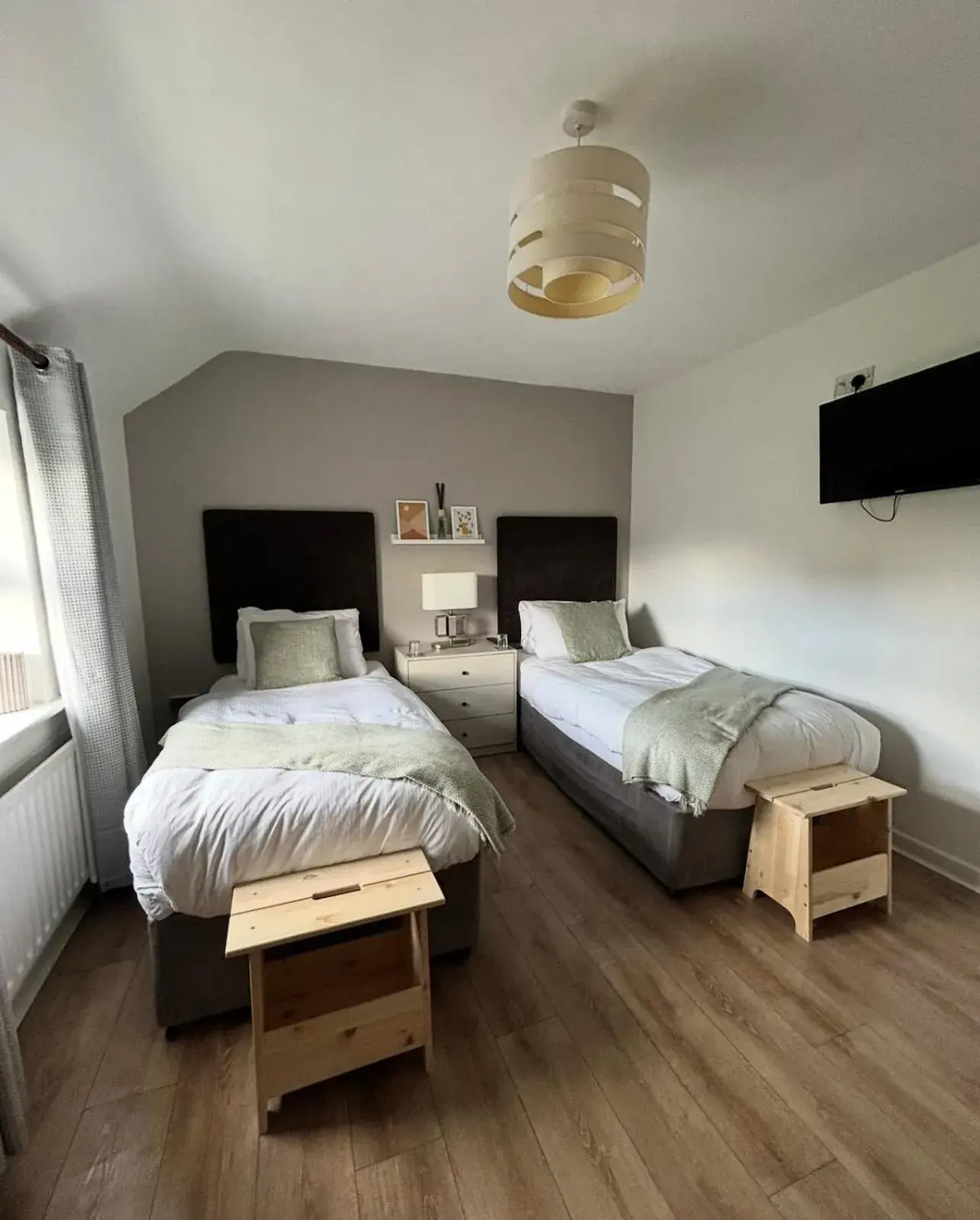 Standard Twin Room in Maddens Bridge Bar & Guesthouse Standard Twin Room in Maddens Bridge Bar & Guesthouse