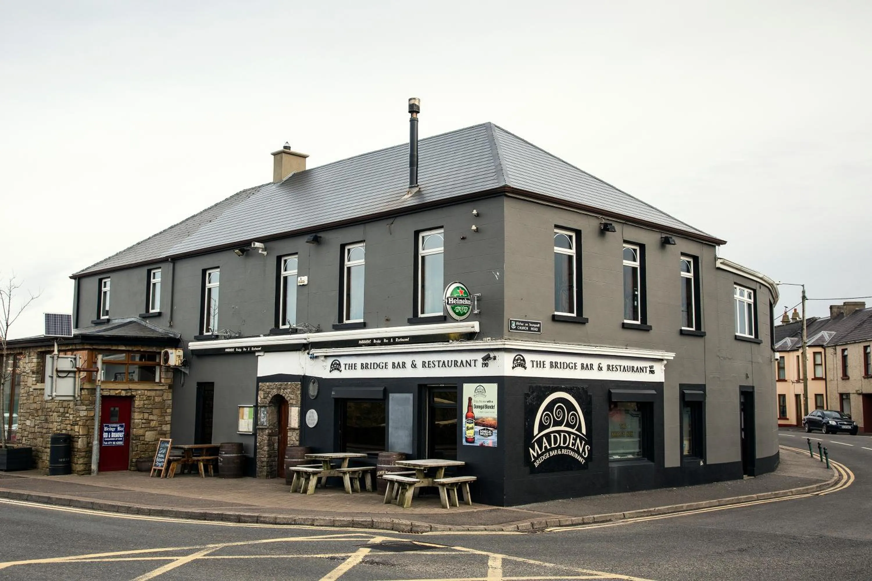 Maddens Bridge Bar & Guesthouse