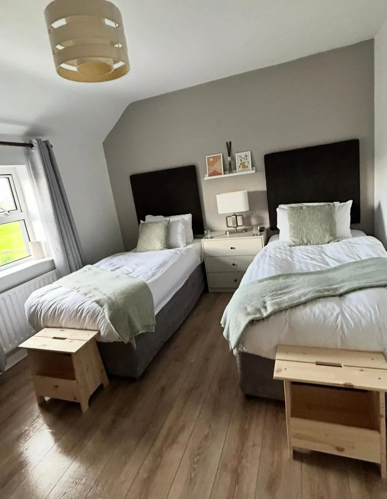 Bed in Maddens Bridge Bar & Guesthouse