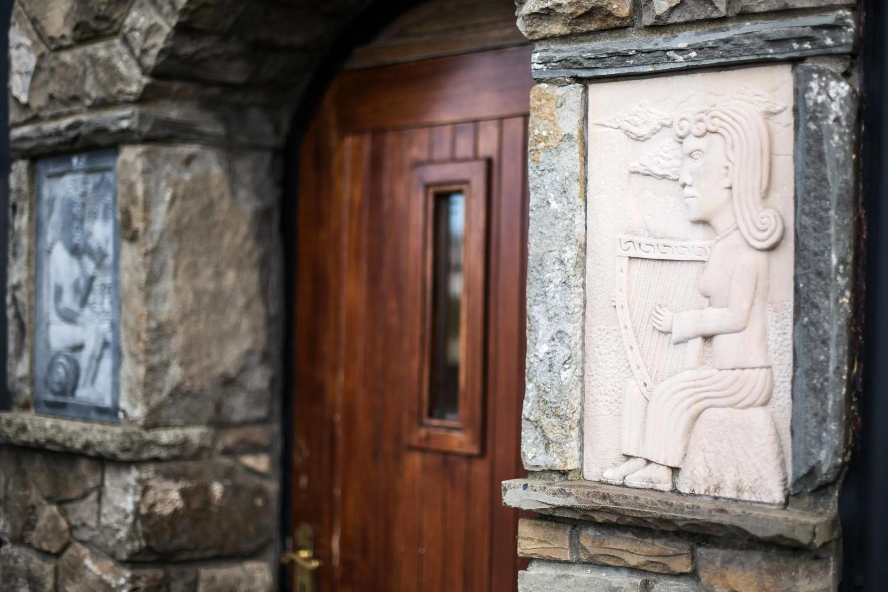 Maddens Bridge Bar & Guesthouse