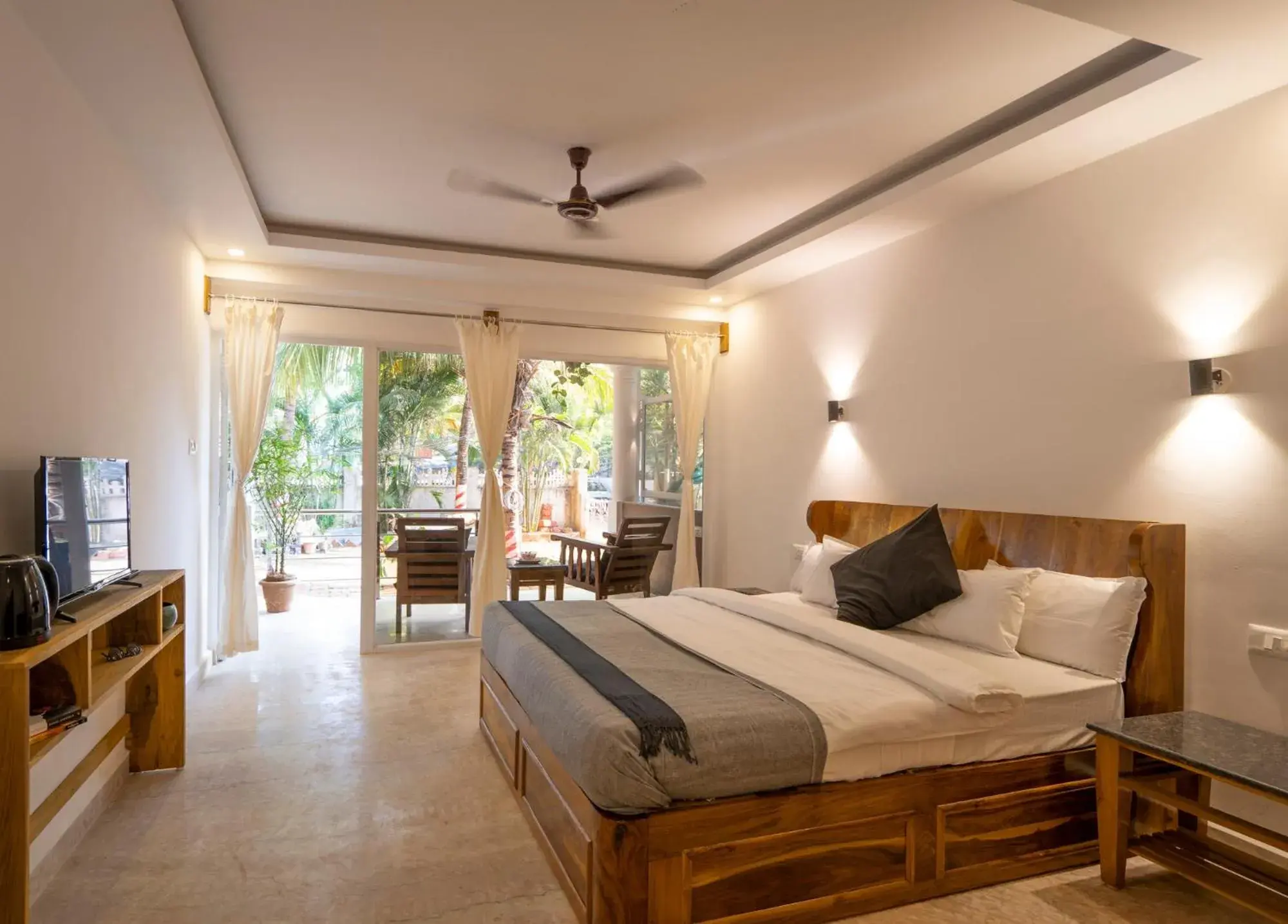 Bed in Crystall Goa Emerald Edition Bed in Crystall Goa Emerald Edition