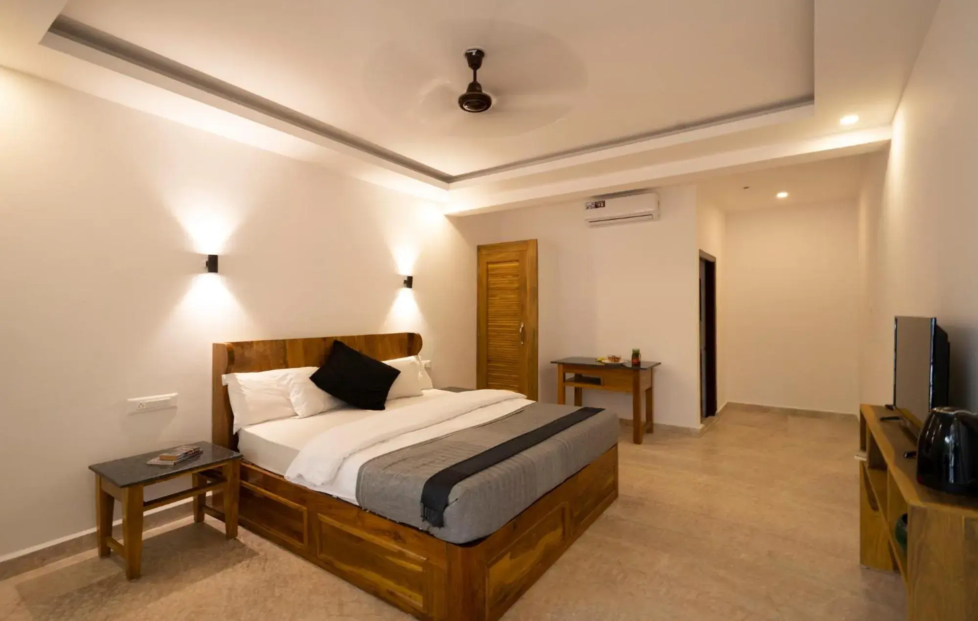 Bed in Crystall Goa Emerald Edition Bed in Crystall Goa Emerald Edition