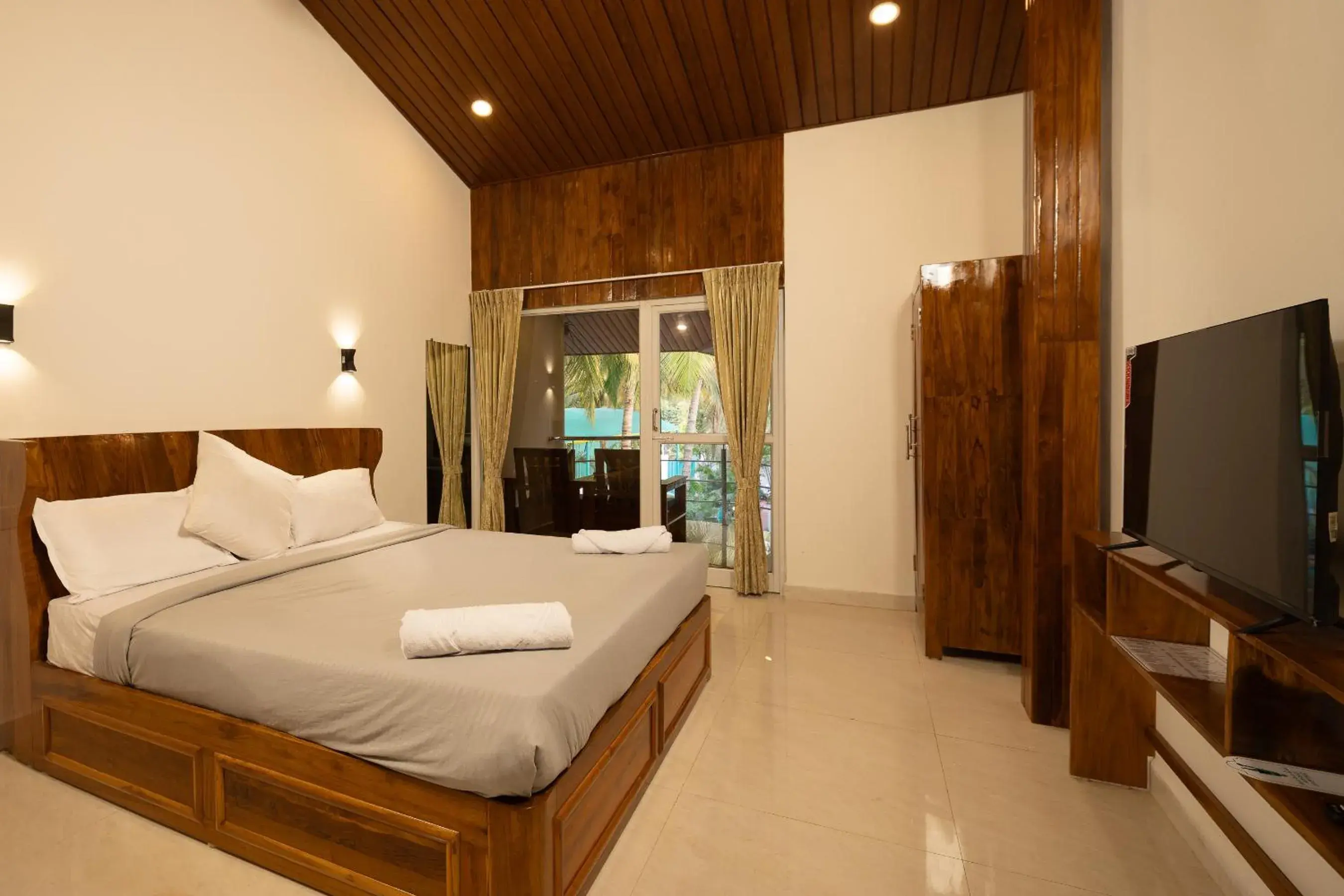 Bed in Crystall Goa Emerald Edition Bed in Crystall Goa Emerald Edition