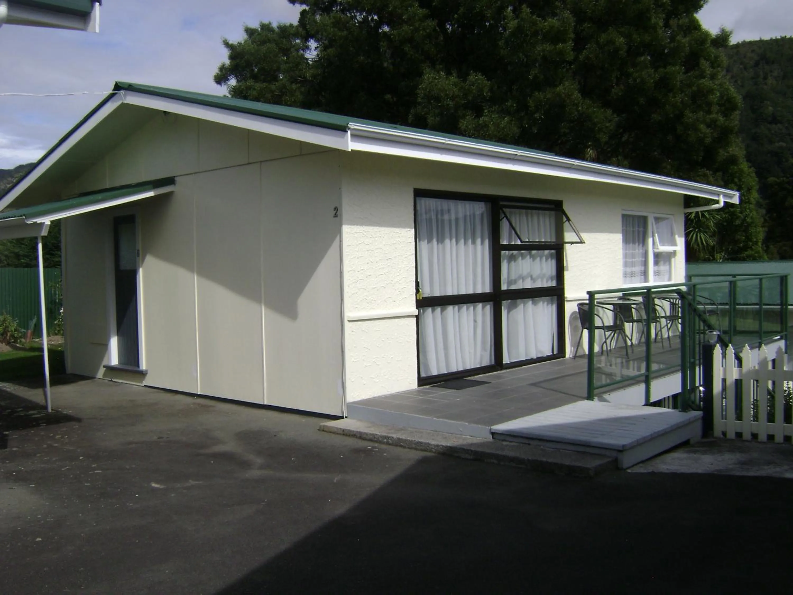Facade/entrance in Mataki Motel