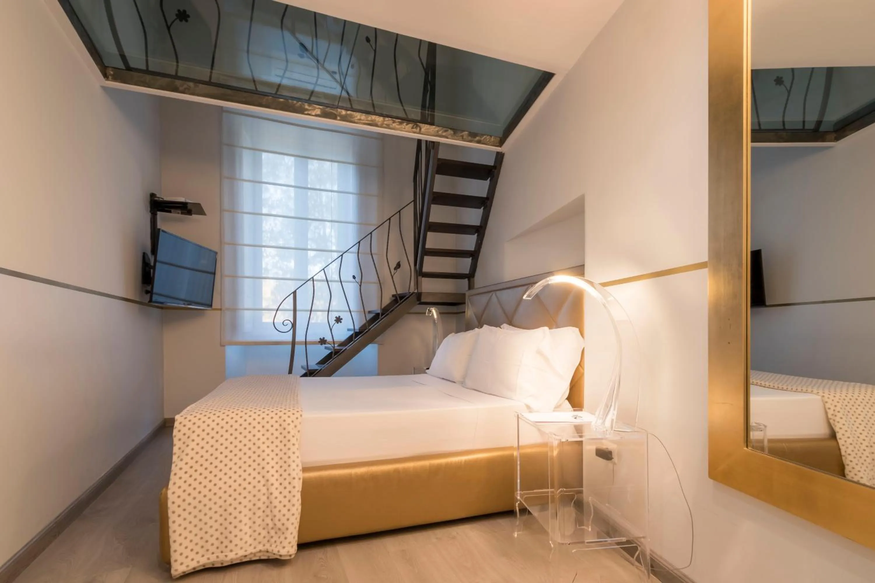 Bed in Luxury on the River