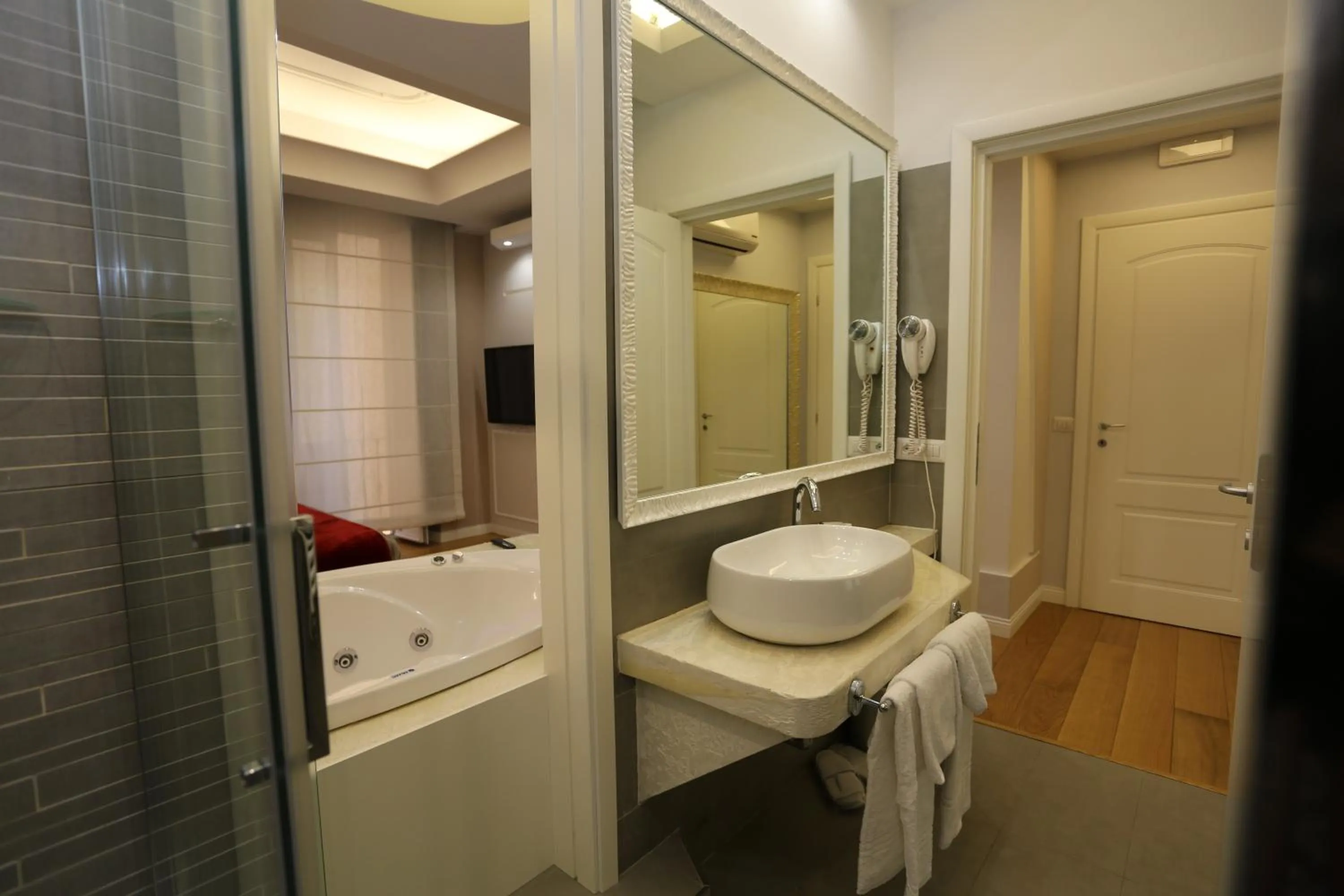 Bathroom in Luxury on the River