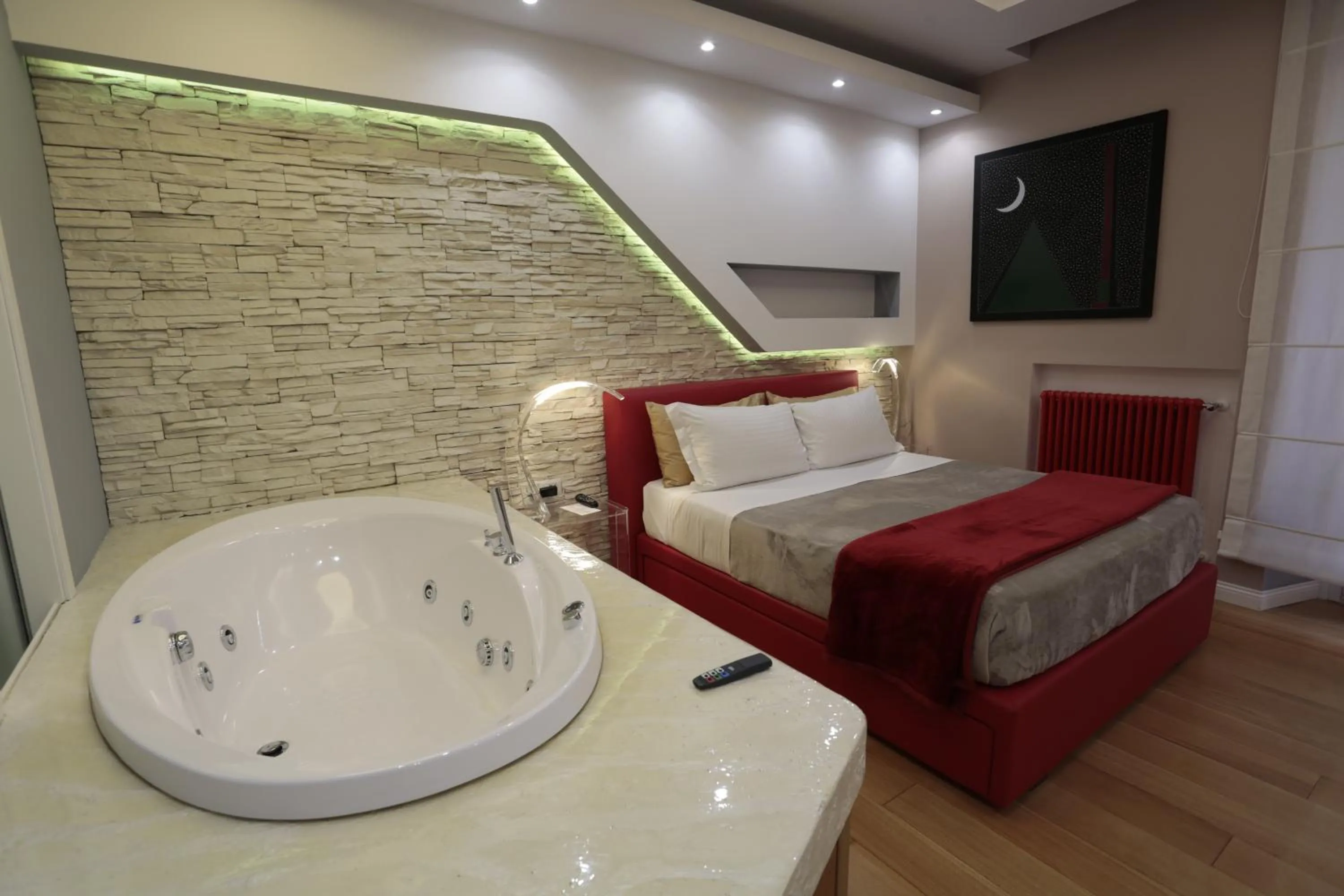 Photo of the whole room in Luxury on the River