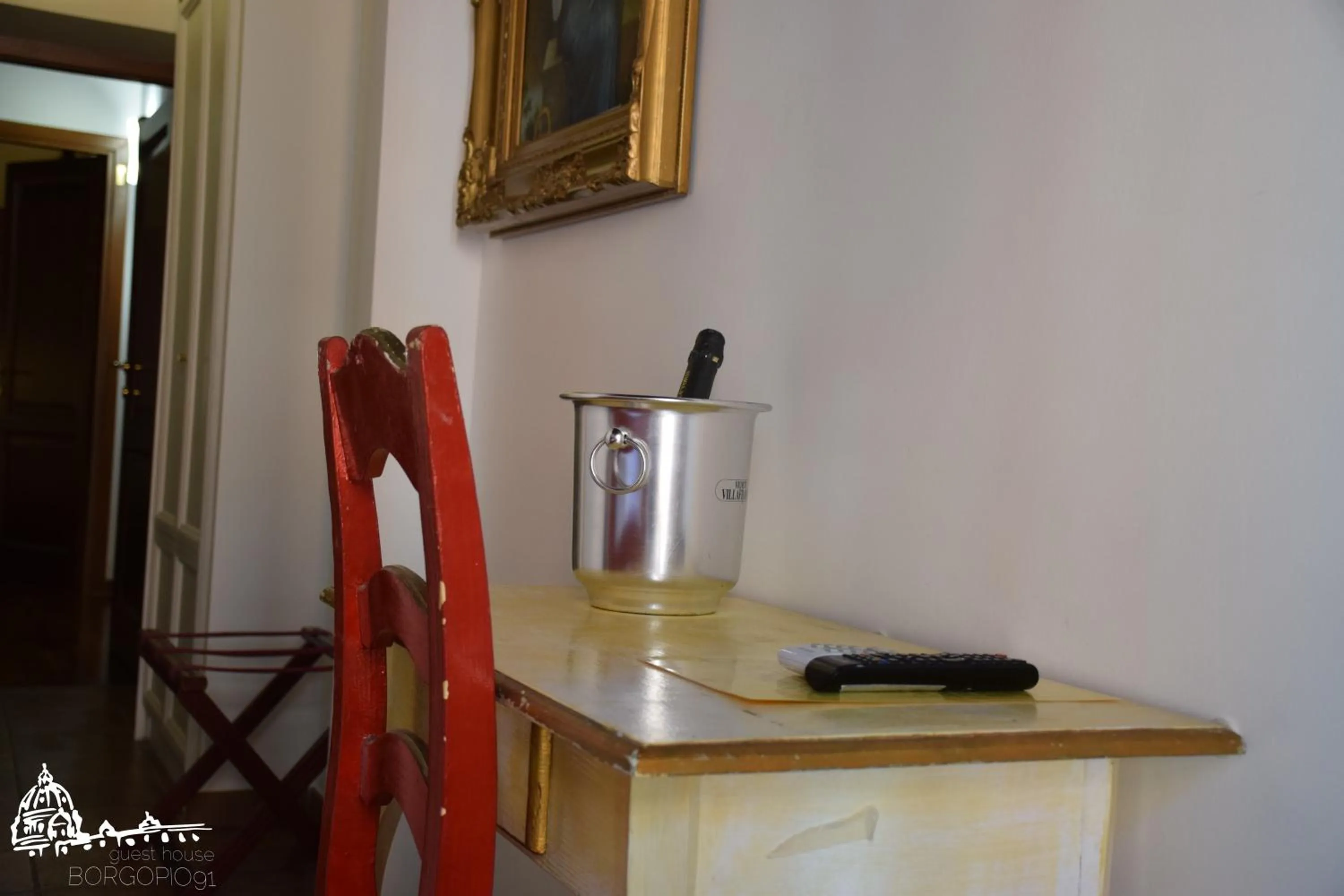 Bedroom in Borgo Pio 91