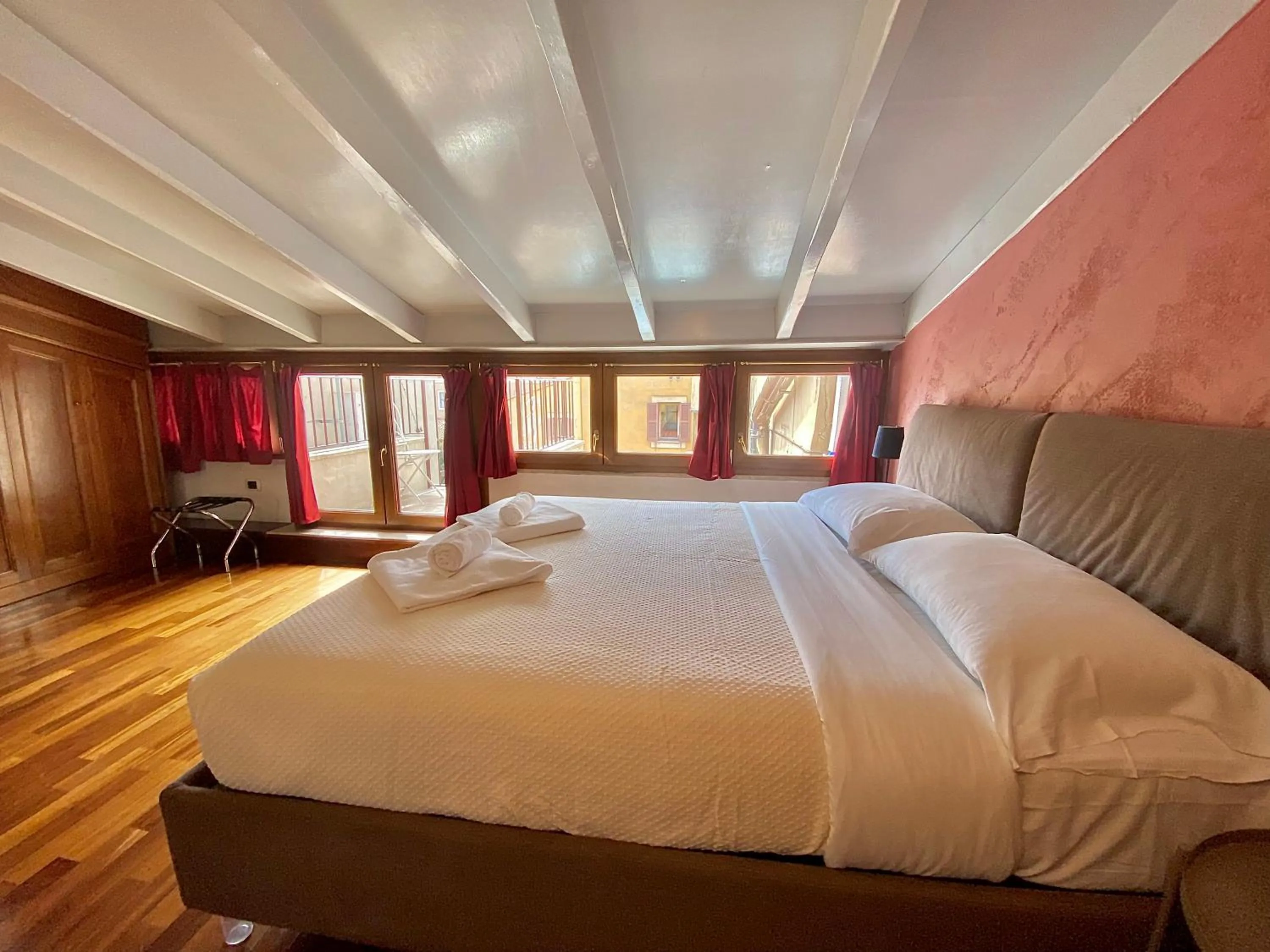 Bedroom, Bed in Borgo Pio 91