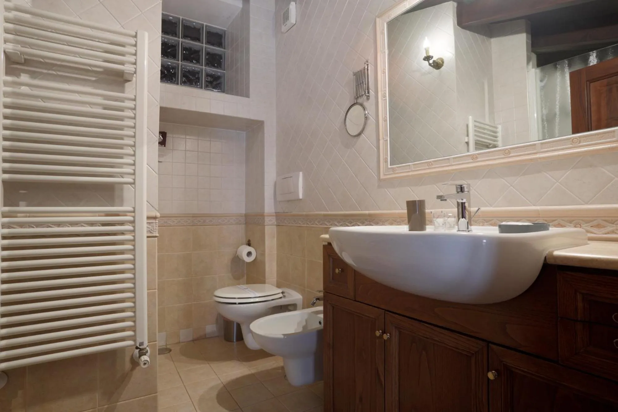 Bathroom in Borgo Pio 91