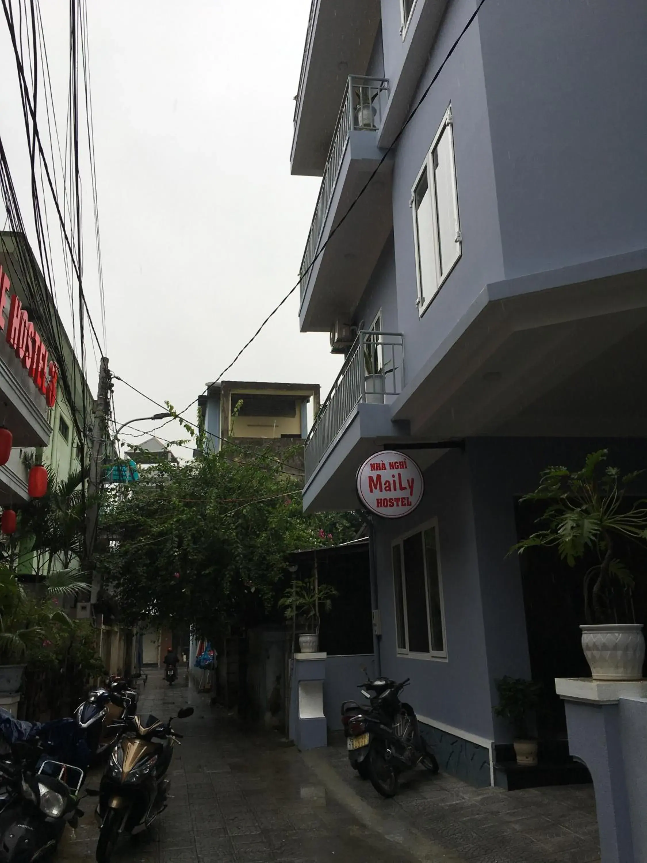 Property building in Maily Hostel Property building in Maily Hostel