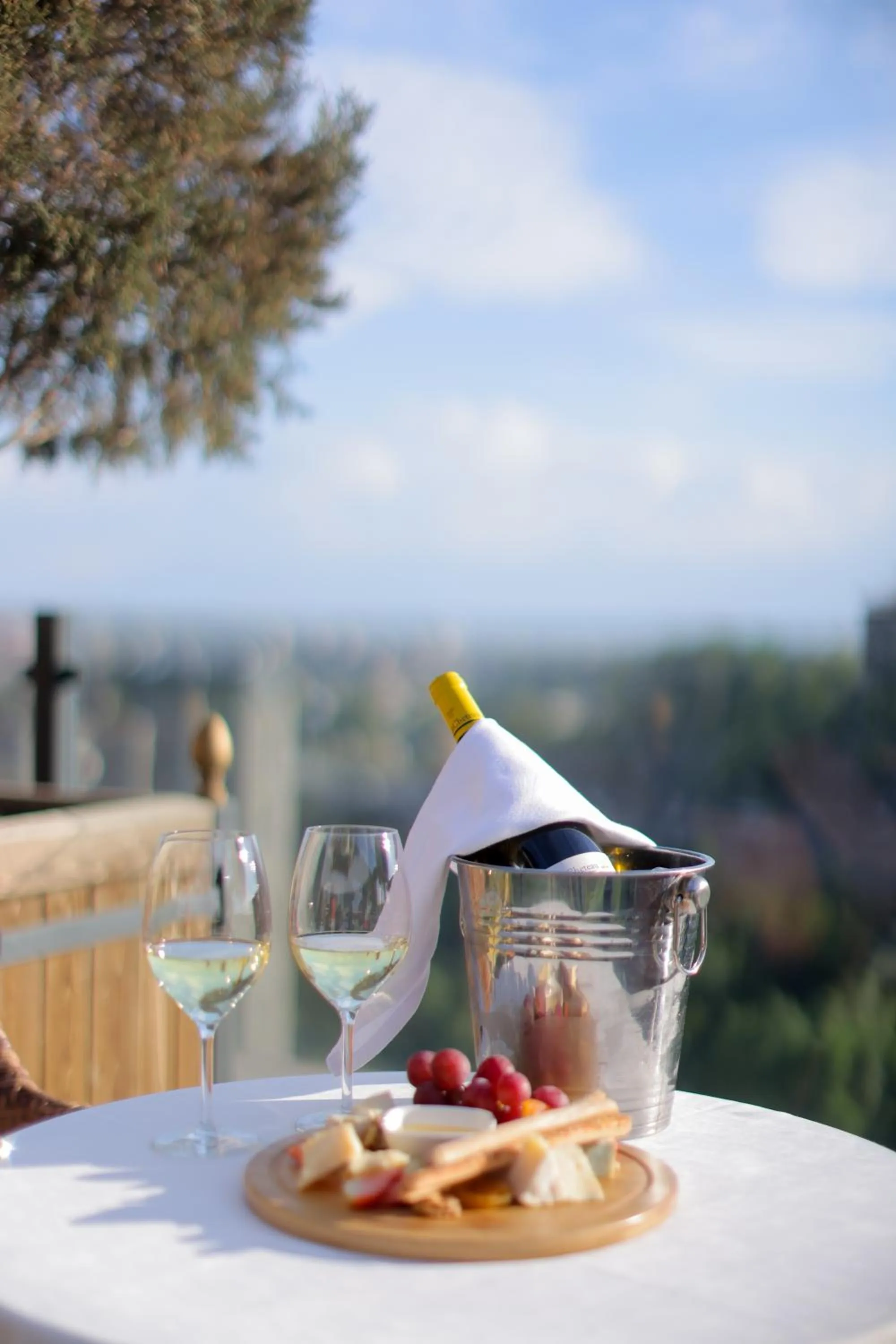 Restaurant/places to eat in Apricot Hotel Yerevan