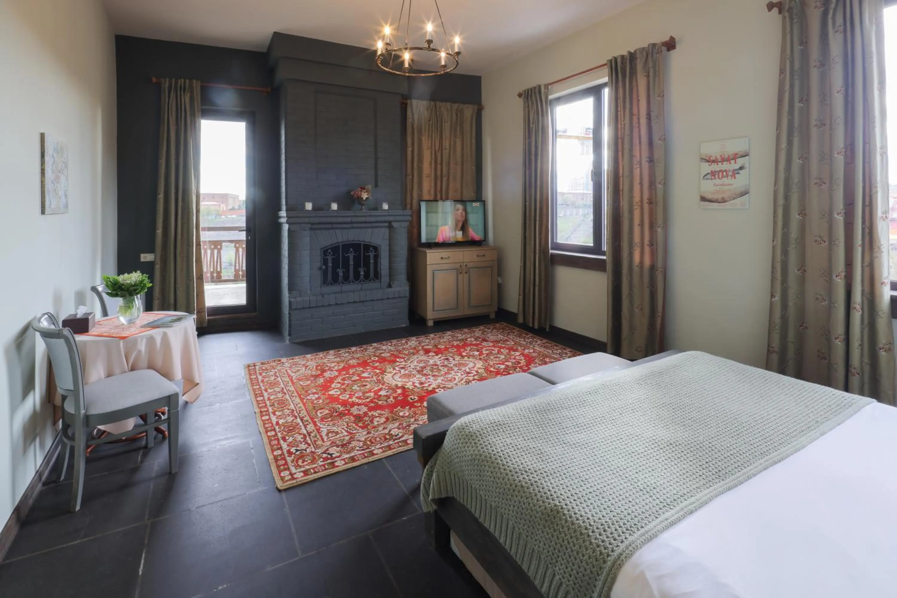 flat iron, Bed in Apricot Hotel Yerevan