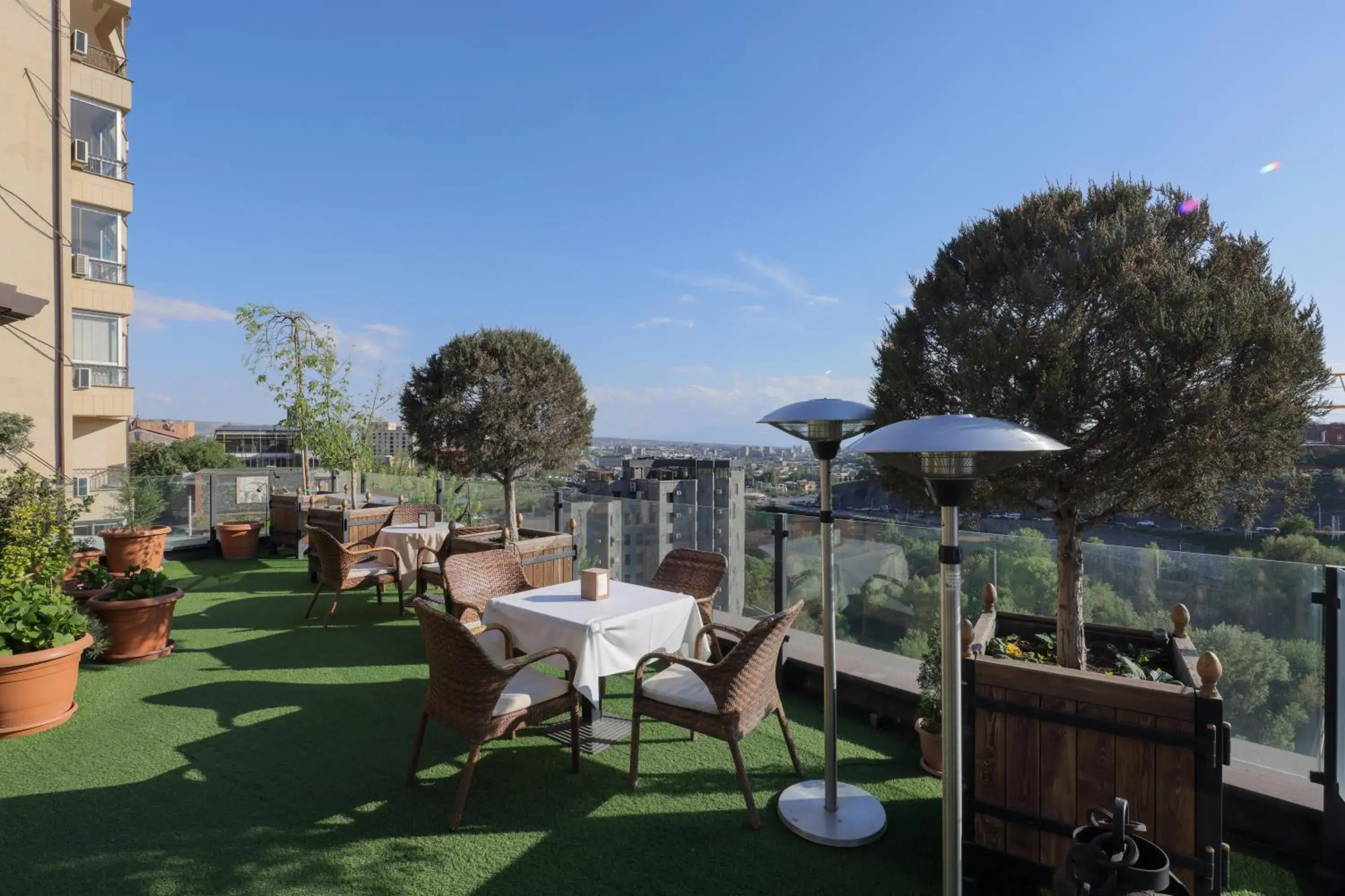 Restaurant/places to eat in Apricot Hotel Yerevan Restaurant/places to eat in Apricot Hotel Yerevan