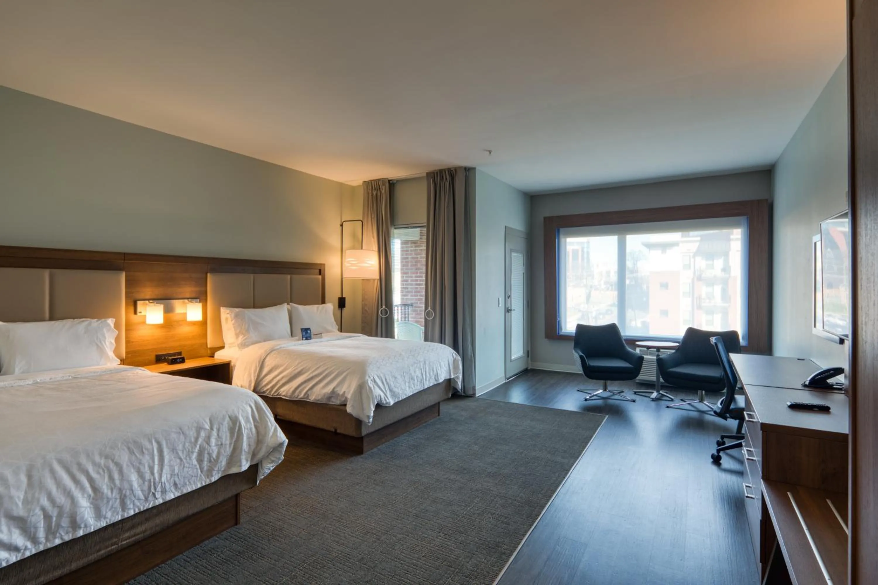 Photo of the whole room, Bed in Holiday Inn Express & Suites - Charlotte - South End by IHG