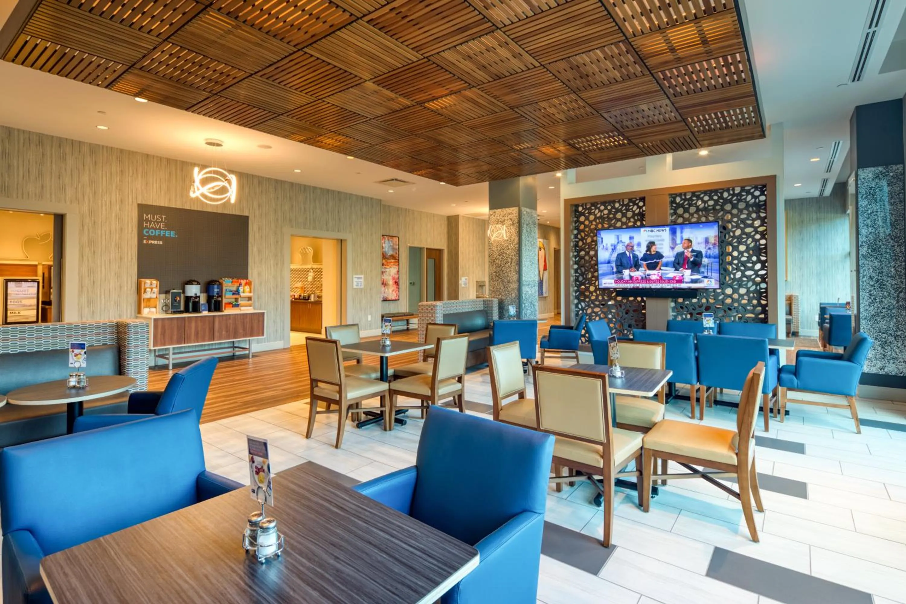 Breakfast in Holiday Inn Express & Suites - Charlotte - South End by IHG
