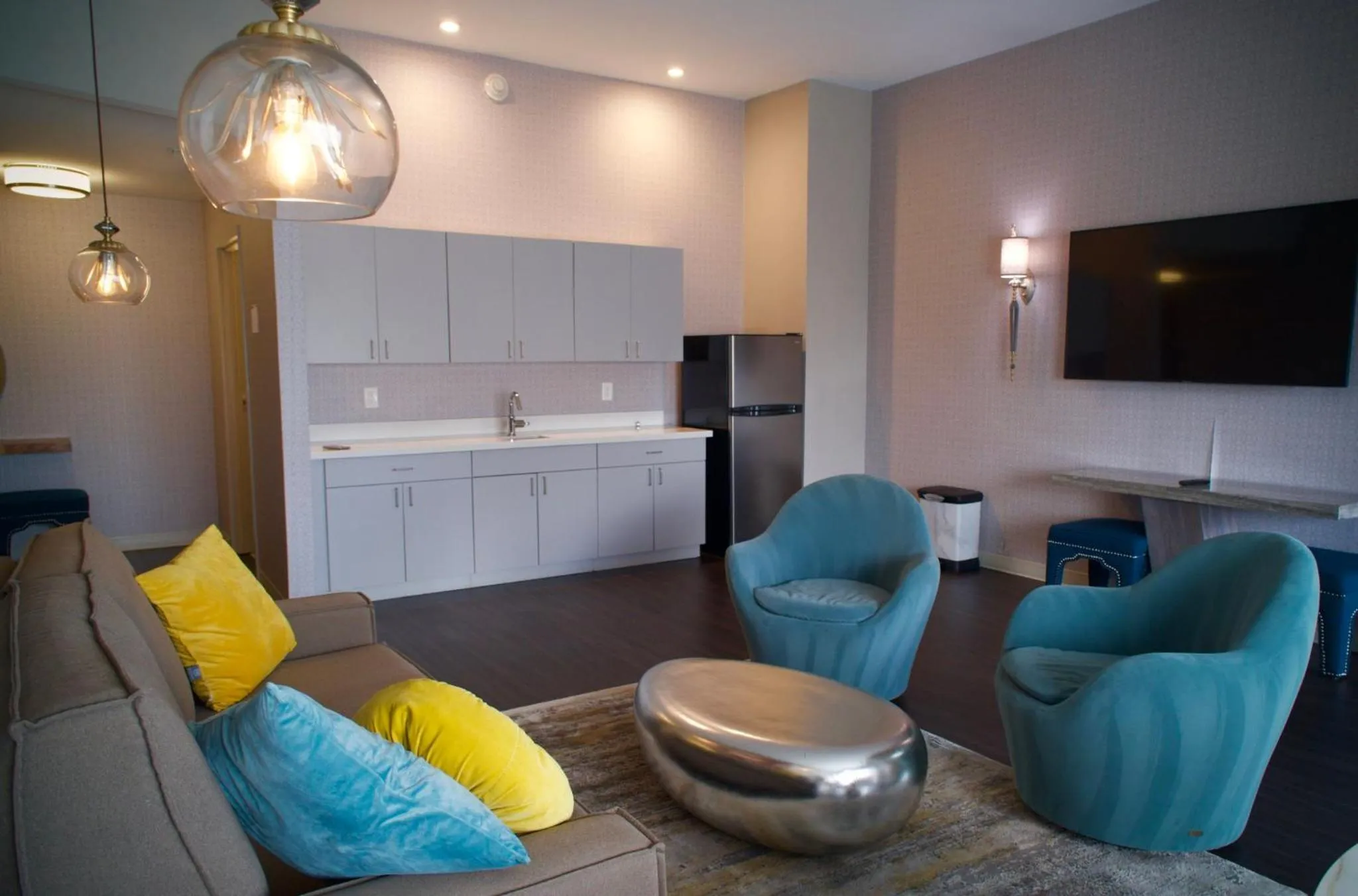 Bedroom in Holiday Inn Express & Suites - Charlotte - South End by IHG