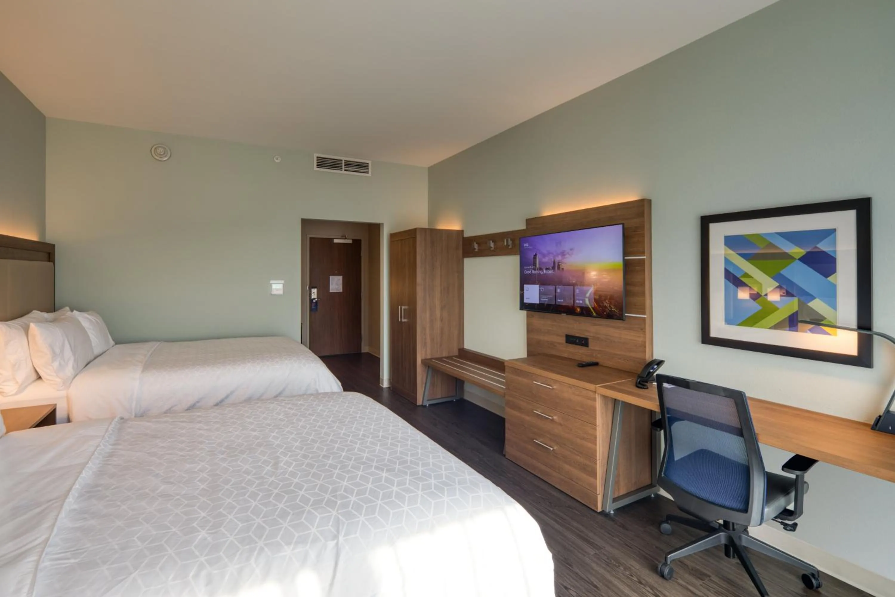 Photo of the whole room, Bed in Holiday Inn Express & Suites - Charlotte - South End by IHG