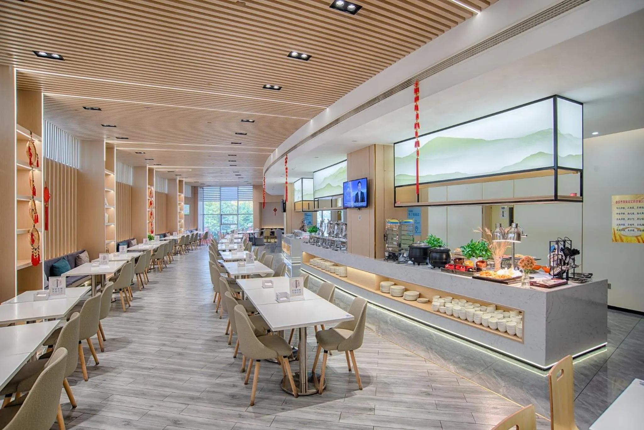 Restaurant/places to eat in Holiday Inn Express Taian City Center by IHG