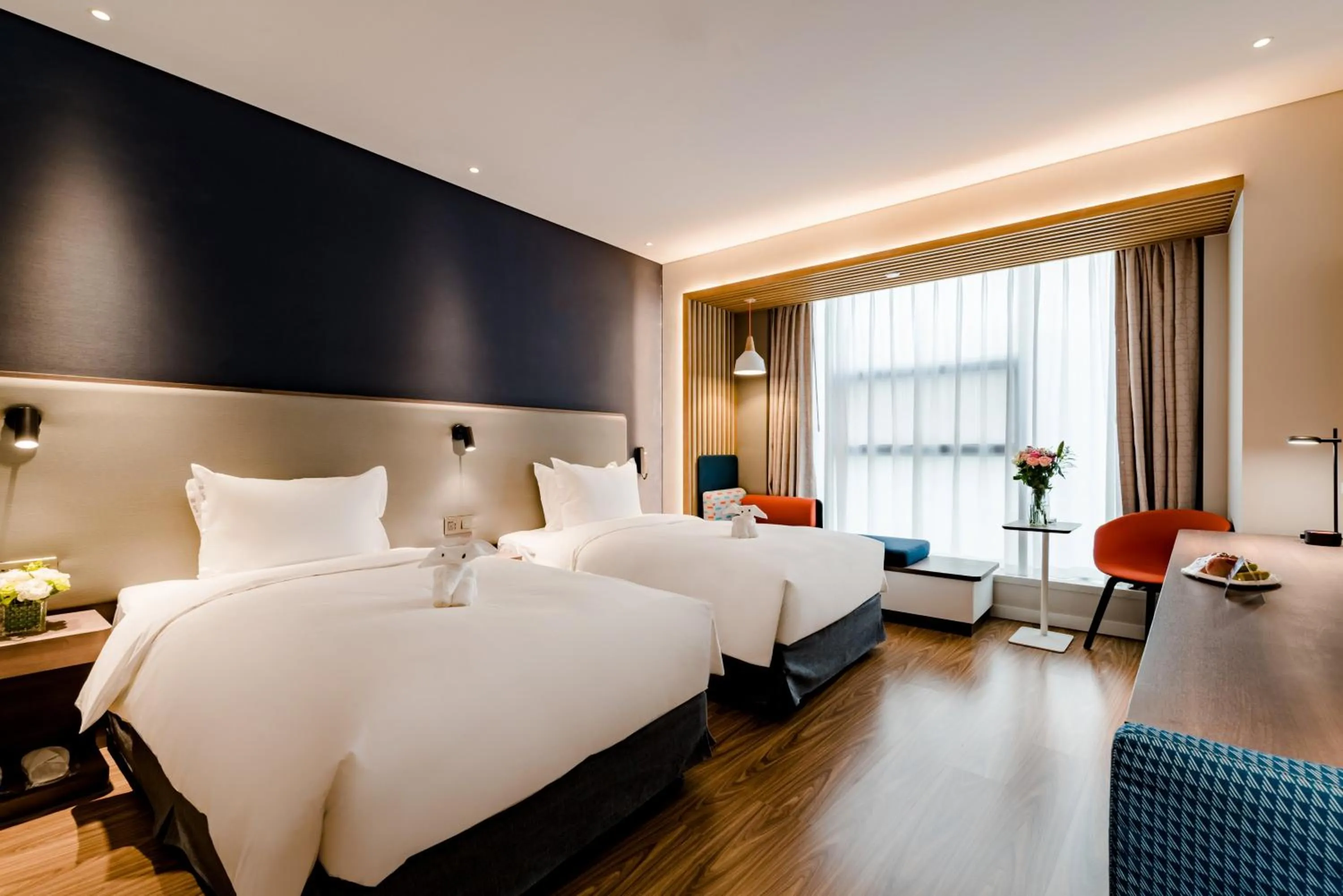 Photo of the whole room, Bed in Holiday Inn Express Taian City Center by IHG