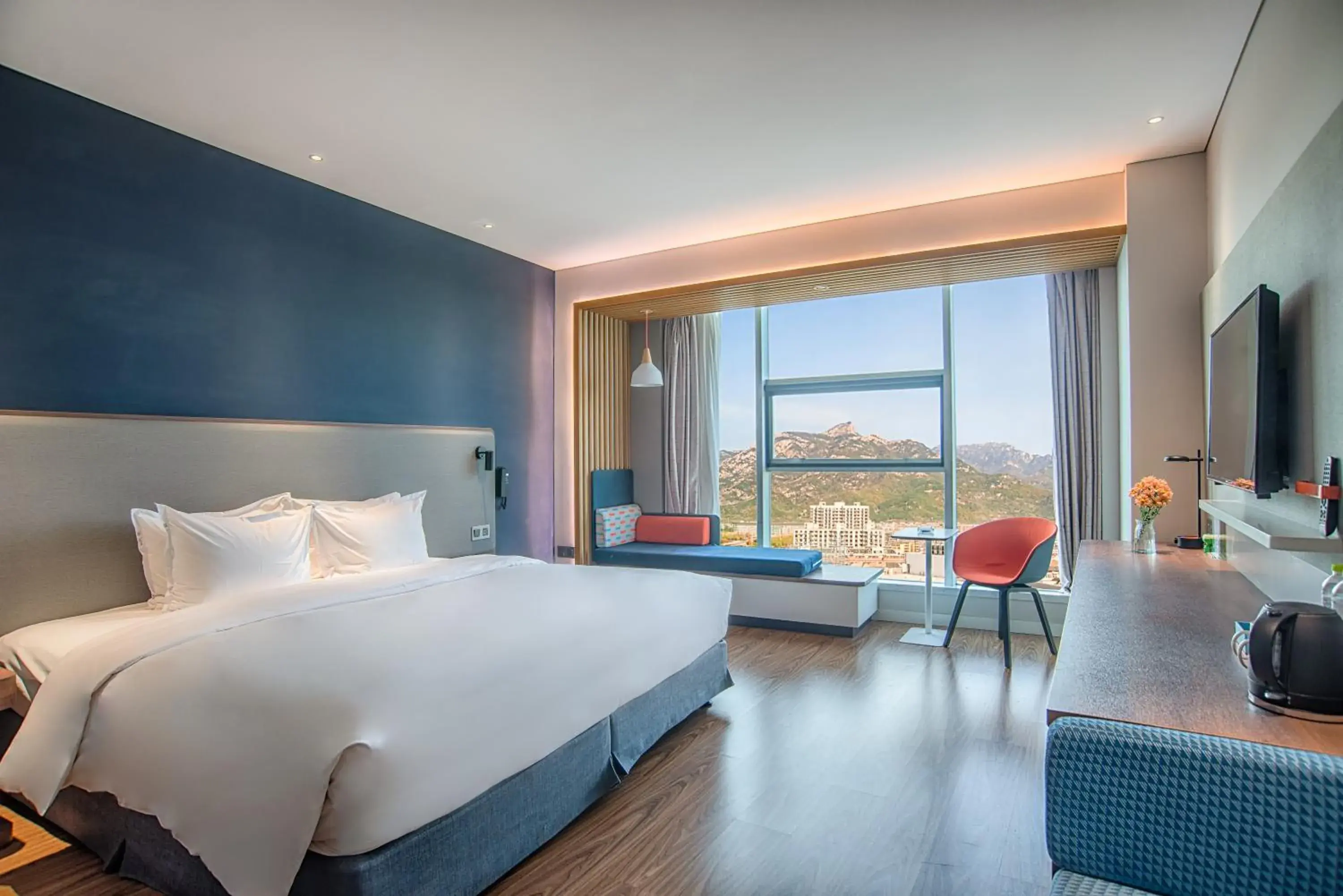 King Room with View - Non-Smoking in Holiday Inn Express Taian City Center by IHG King Room with View - Non-Smoking in Holiday Inn Express Taian City Center by IHG