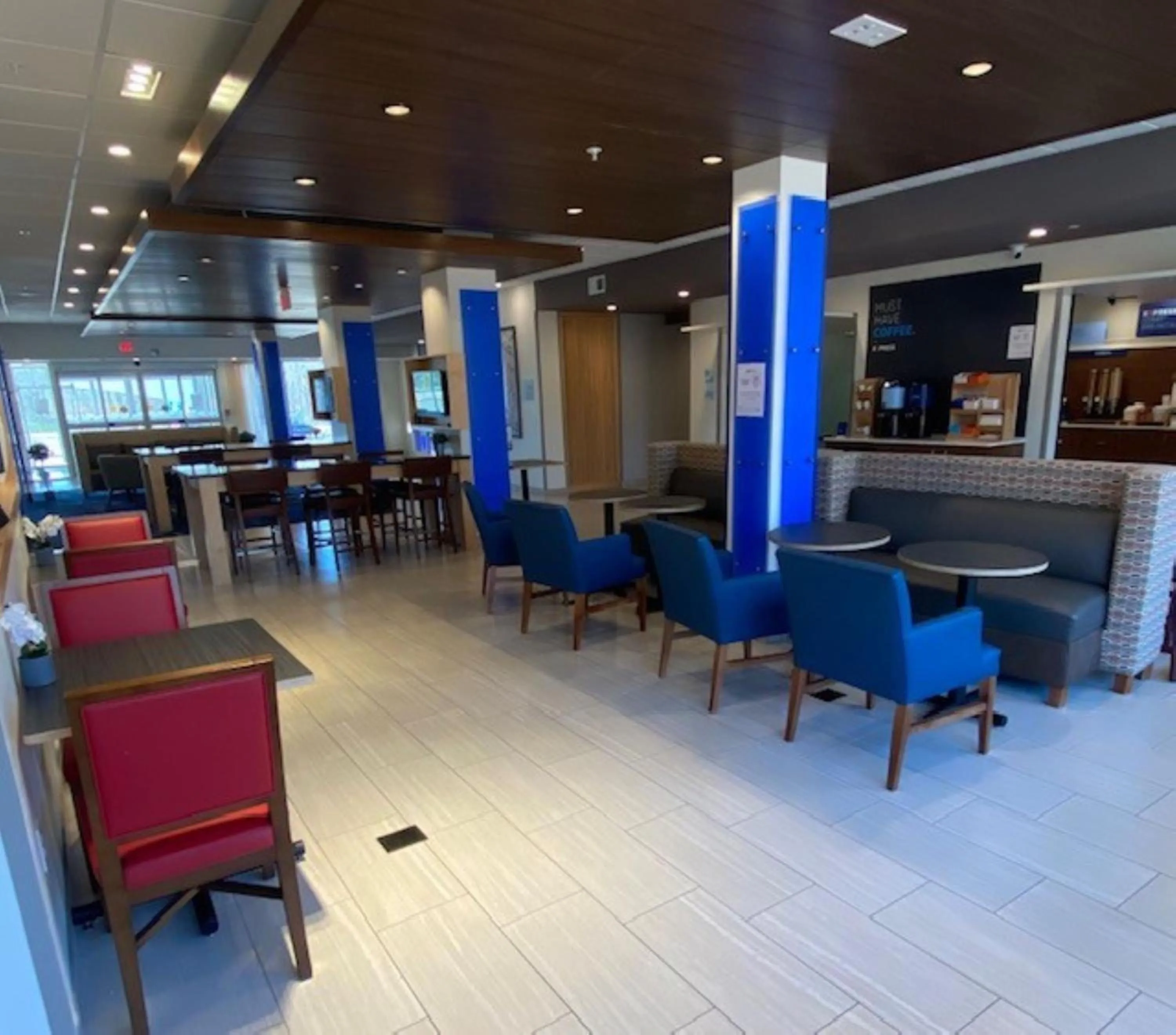 Breakfast in Holiday Inn Express & Suites Warrensburg North by IHG